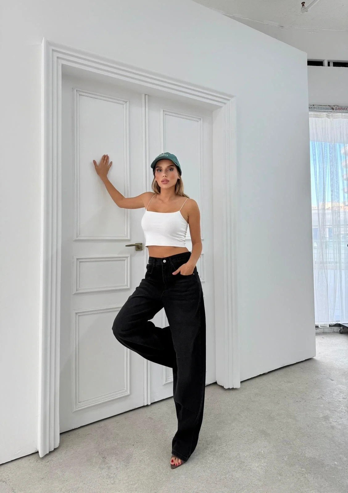 BEL TOKA DETAY BOL KESİM GENİŞ PAÇA BAGGY JEAN SİYAH