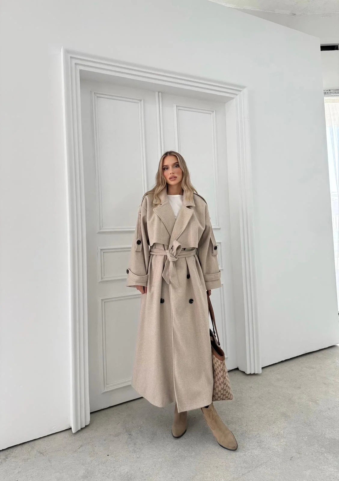 BEL VE KOL KUŞAKLI DÜĞME DETAY İÇ ASTARLI UZUN KAŞE KABAN 2027 (GÖRSELDEN KOYUDUR VİZON RENGİ)