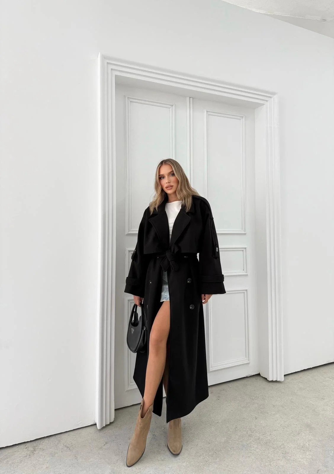 BEL VE KOL KUŞAKLI DÜĞME DETAY İÇ ASTARLI UZUN KAŞE KABAN SİYAH 2027