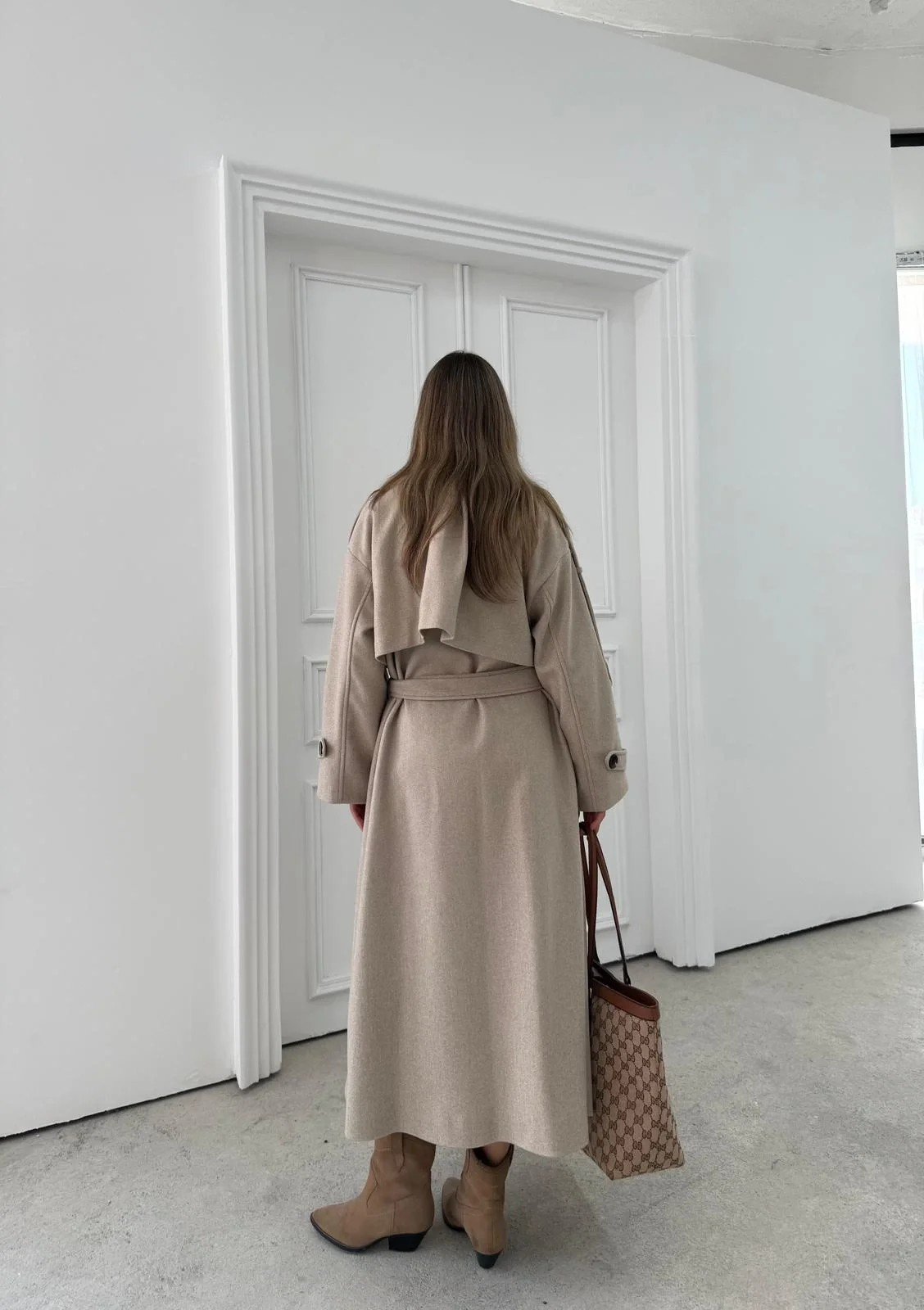 BEL VE KOL KUŞAKLI DÜĞME DETAY İÇ ASTARLI UZUN KAŞE KABAN 2027 (GÖRSELDEN KOYUDUR VİZON RENGİ)