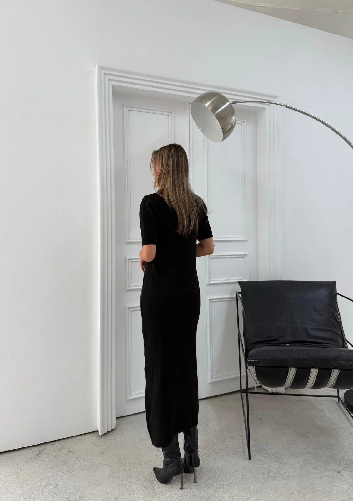 BİSİKLET YAKA FULARLI UZUN TRİKO KALEM ELBİSE SİYAH