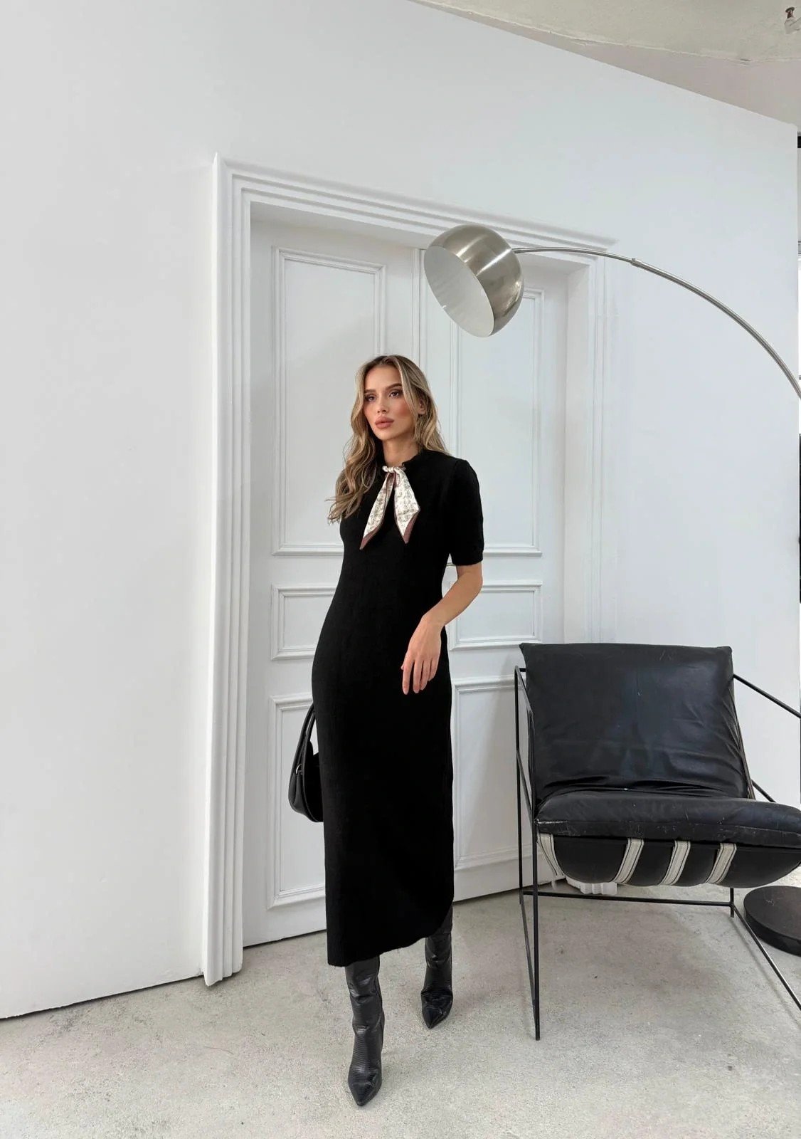 BİSİKLET YAKA FULARLI UZUN TRİKO KALEM ELBİSE SİYAH