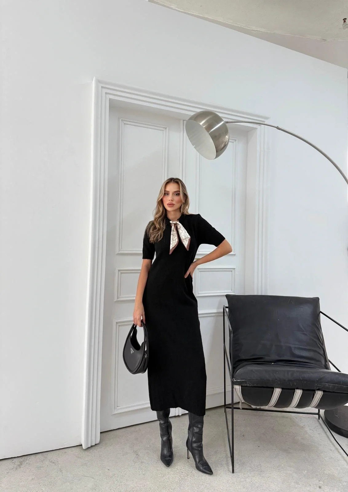 BİSİKLET YAKA FULARLI UZUN TRİKO KALEM ELBİSE SİYAH