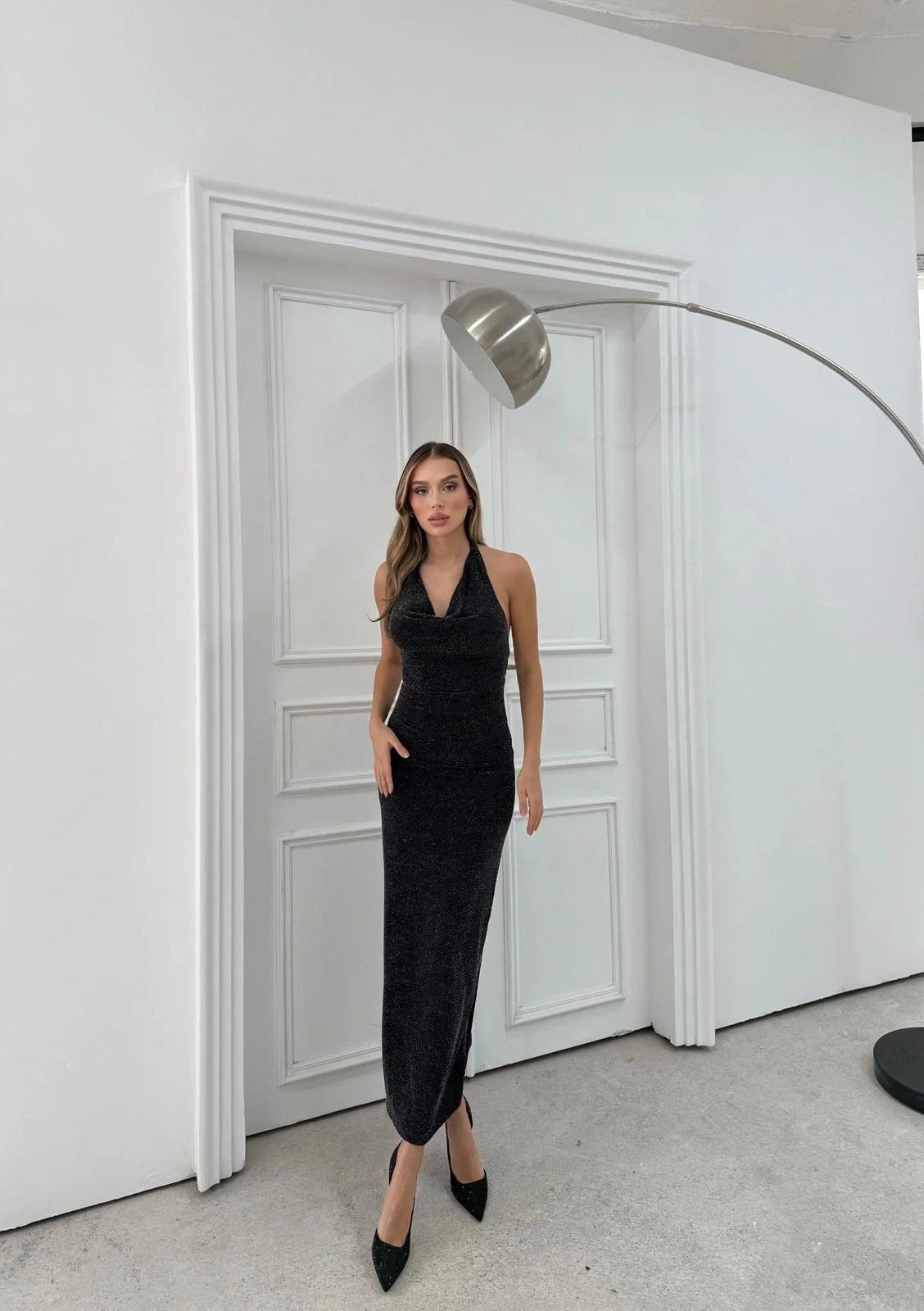 BOYUNDAN BAĞLAMALI TAŞLI ELBİSE SİYAH