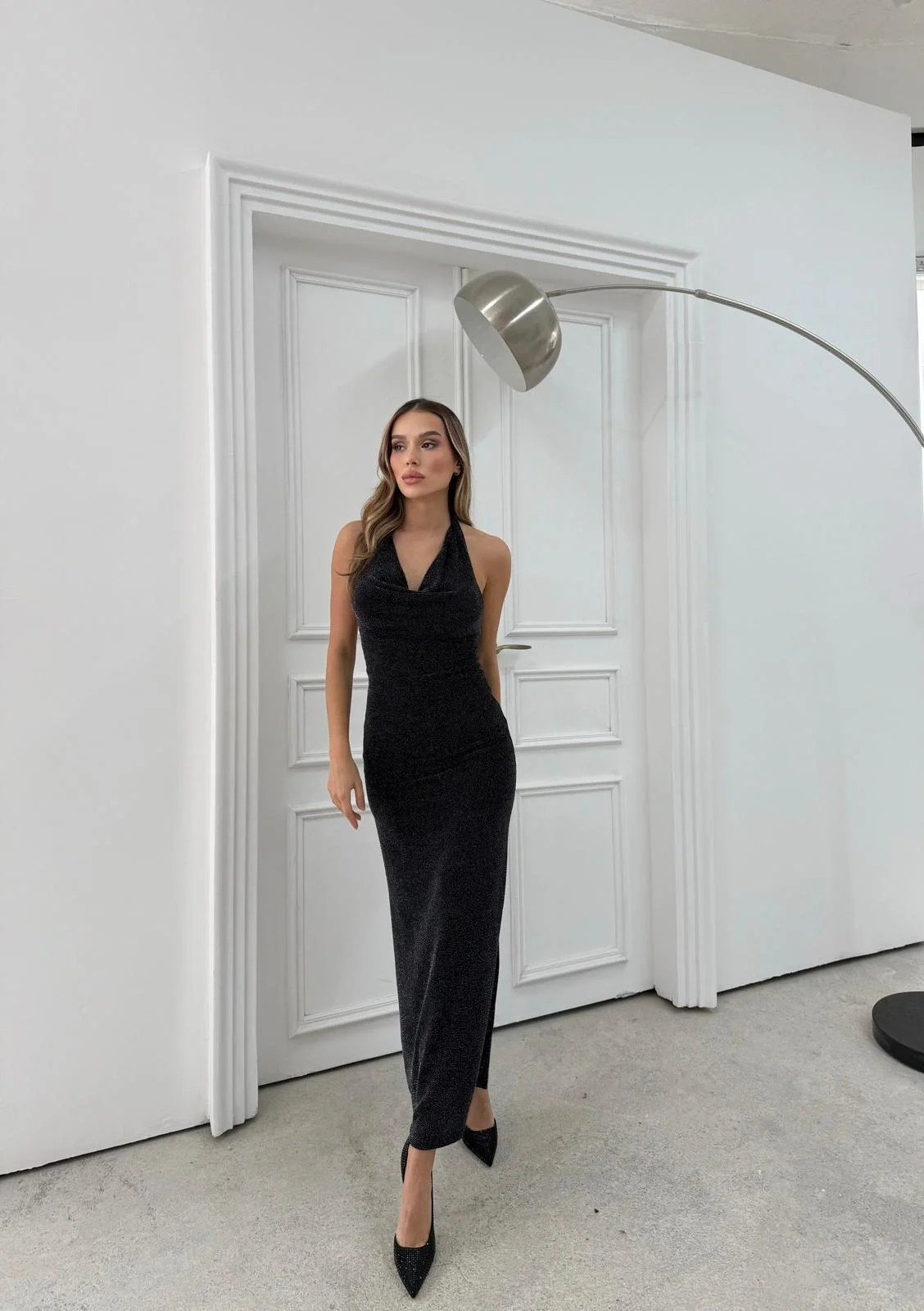 BOYUNDAN BAĞLAMALI TAŞLI ELBİSE SİYAH