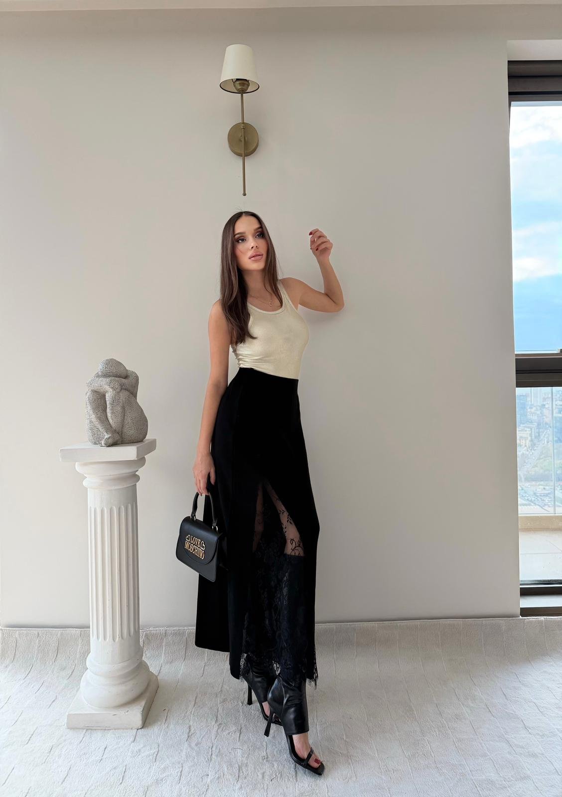 Dantel Detay Yüksek Bel Yırtmaçlı Triko Etek Siyah