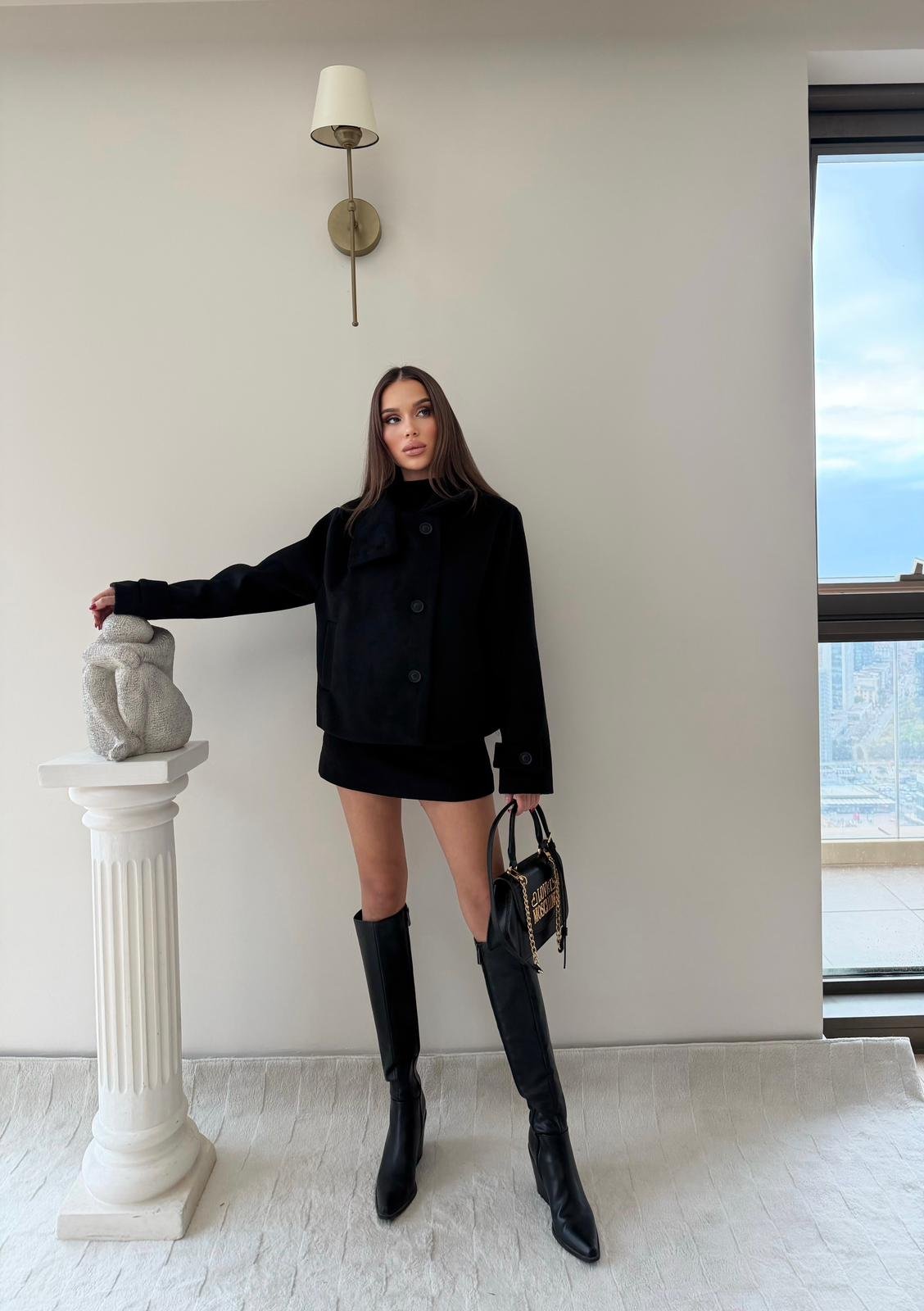 Dik Yaka Kol Kemer Detay İç Astarlı Kaşe Mont Siyah