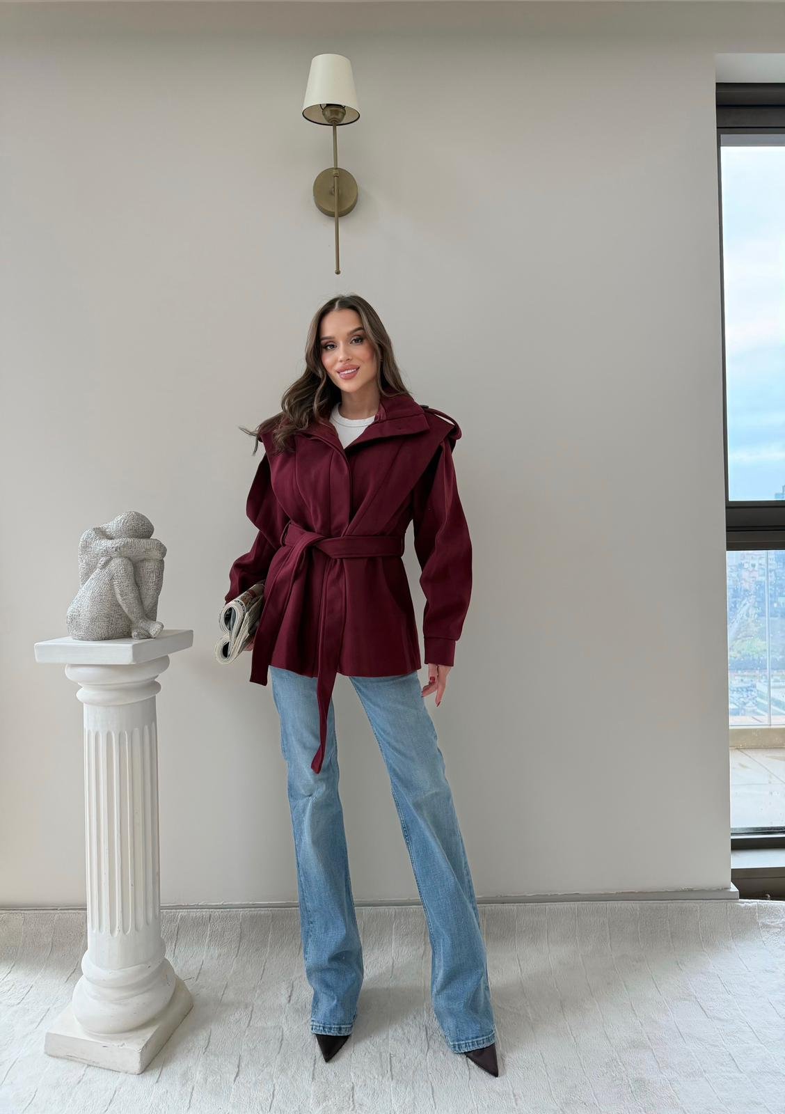 DİK YAKA OMUZ APOLETLİ BEL KUŞAKLI ASTARLI KAŞE KABAN BORDO