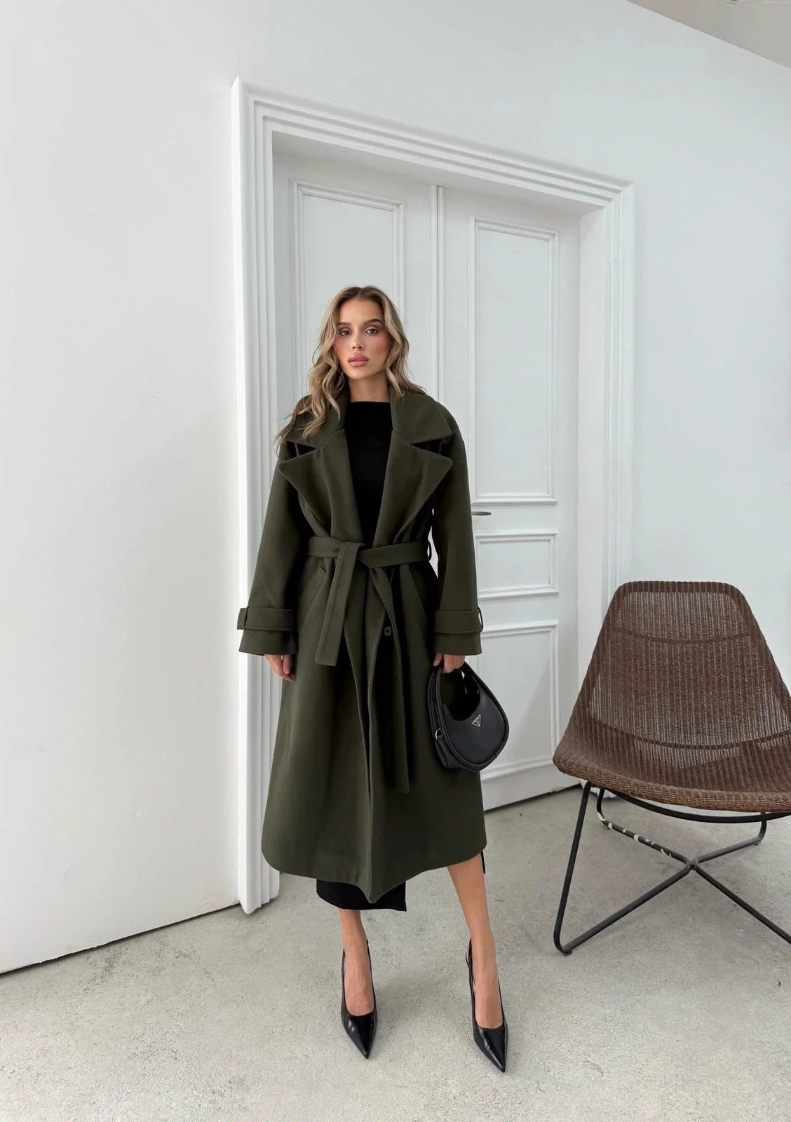 DÜĞME DETAY BEL KUŞAKLI İÇ ASTARLI UZUN KAŞE KABAN HAKİ DRL