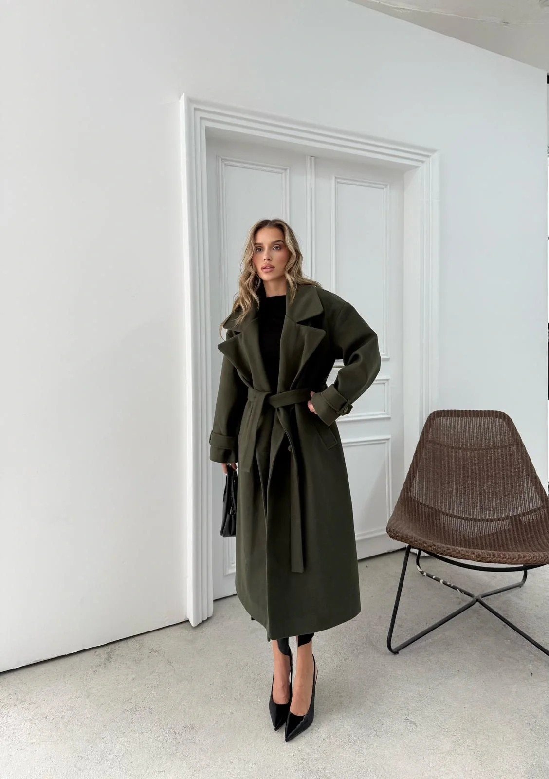 DÜĞME DETAY BEL KUŞAKLI İÇ ASTARLI UZUN KAŞE KABAN HAKİ DRL