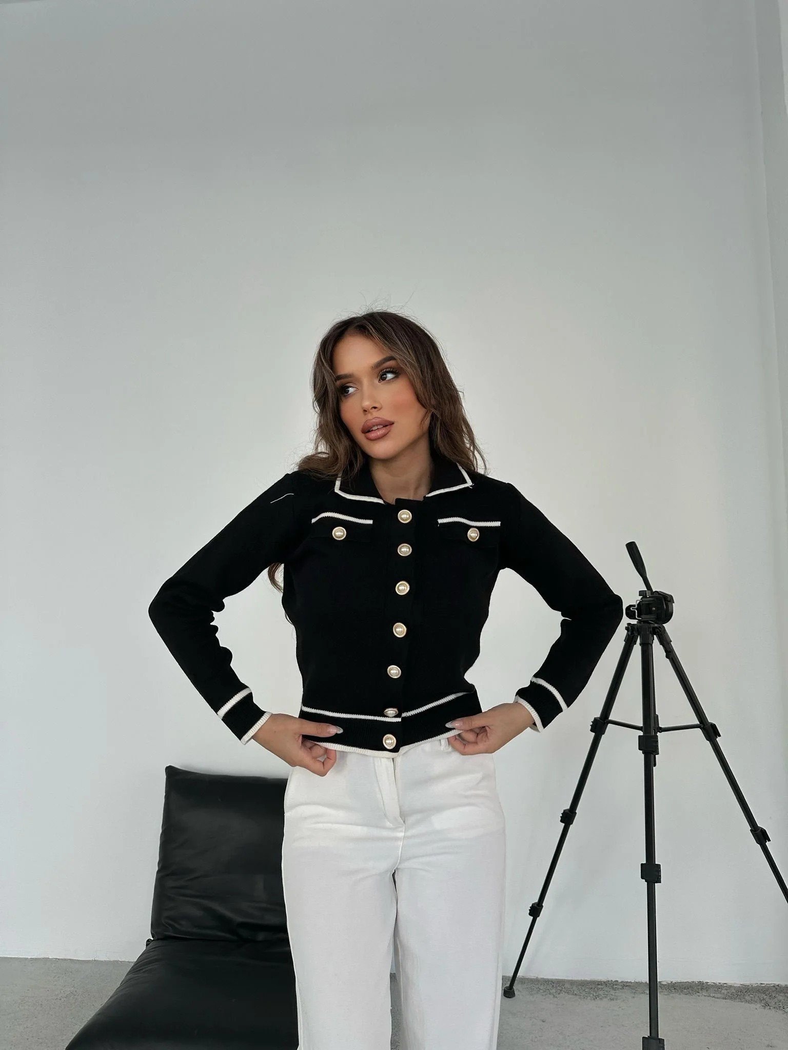 İNCİ DÜĞME DETAY TRİKO HIRKA SİYAH