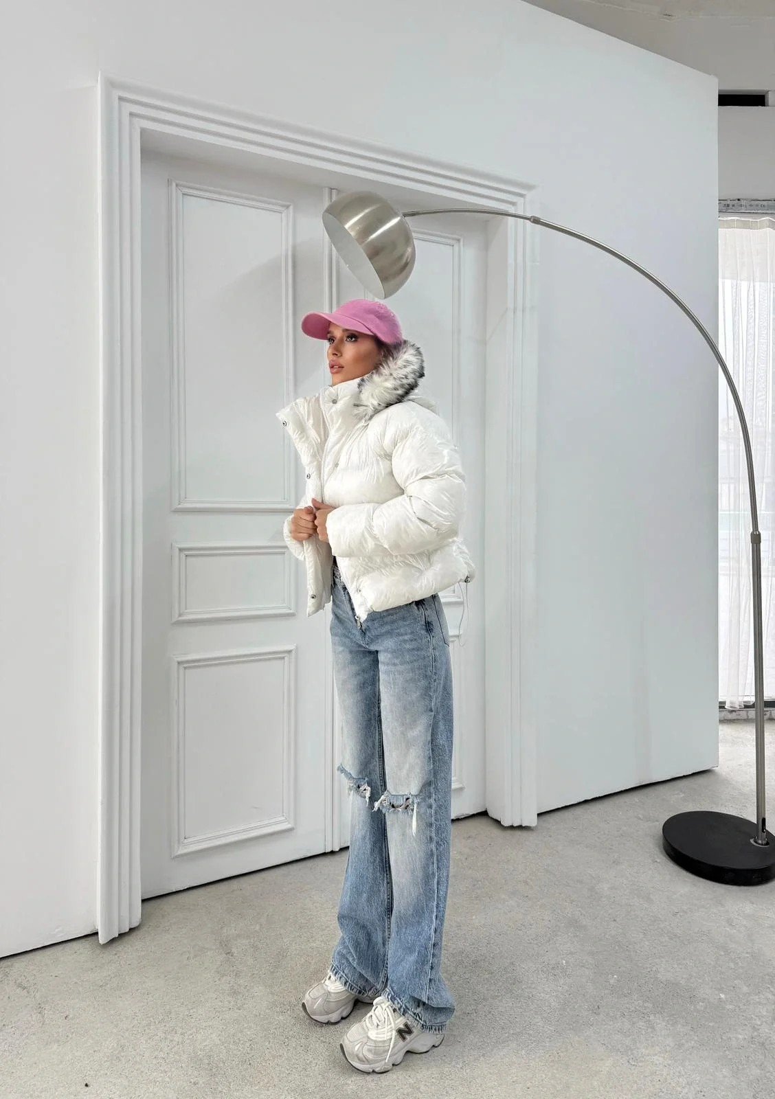 KAPÜŞON KÜRK DETAY RUGAN ŞİŞME MONT BEYAZ