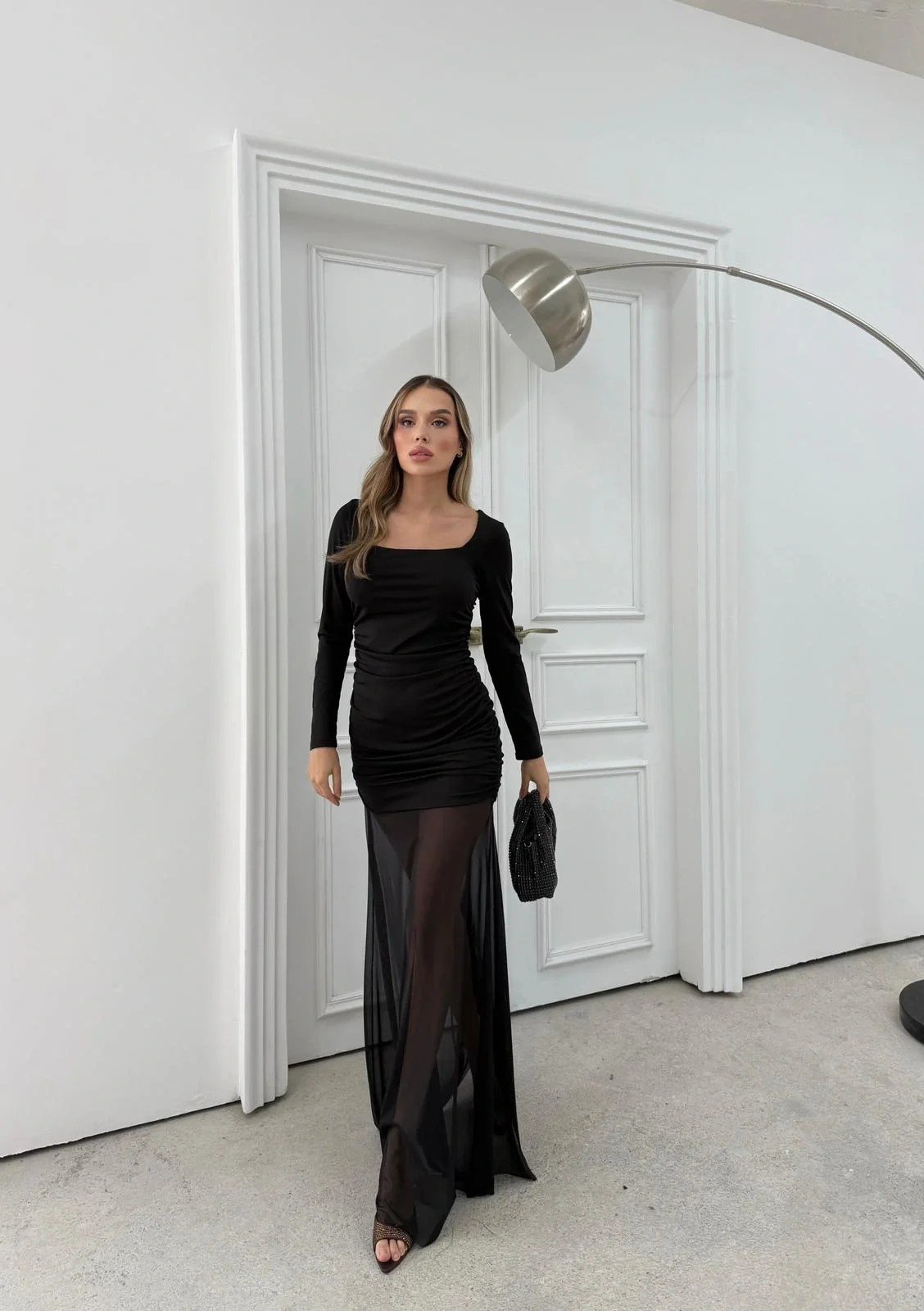 KARE YAKA ETEK TÜL DETAY UZUN ELBİSE SİYAH