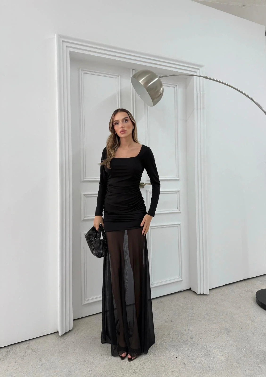 KARE YAKA ETEK TÜL DETAY UZUN ELBİSE SİYAH