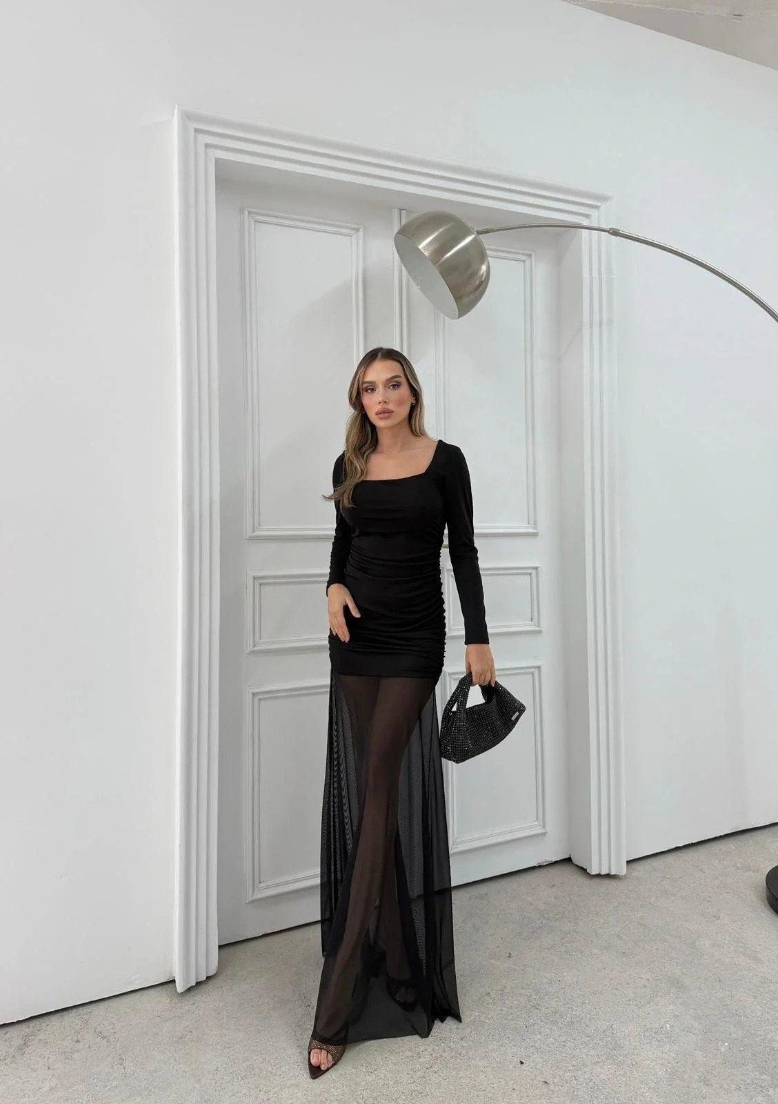 KARE YAKA ETEK TÜL DETAY UZUN ELBİSE SİYAH