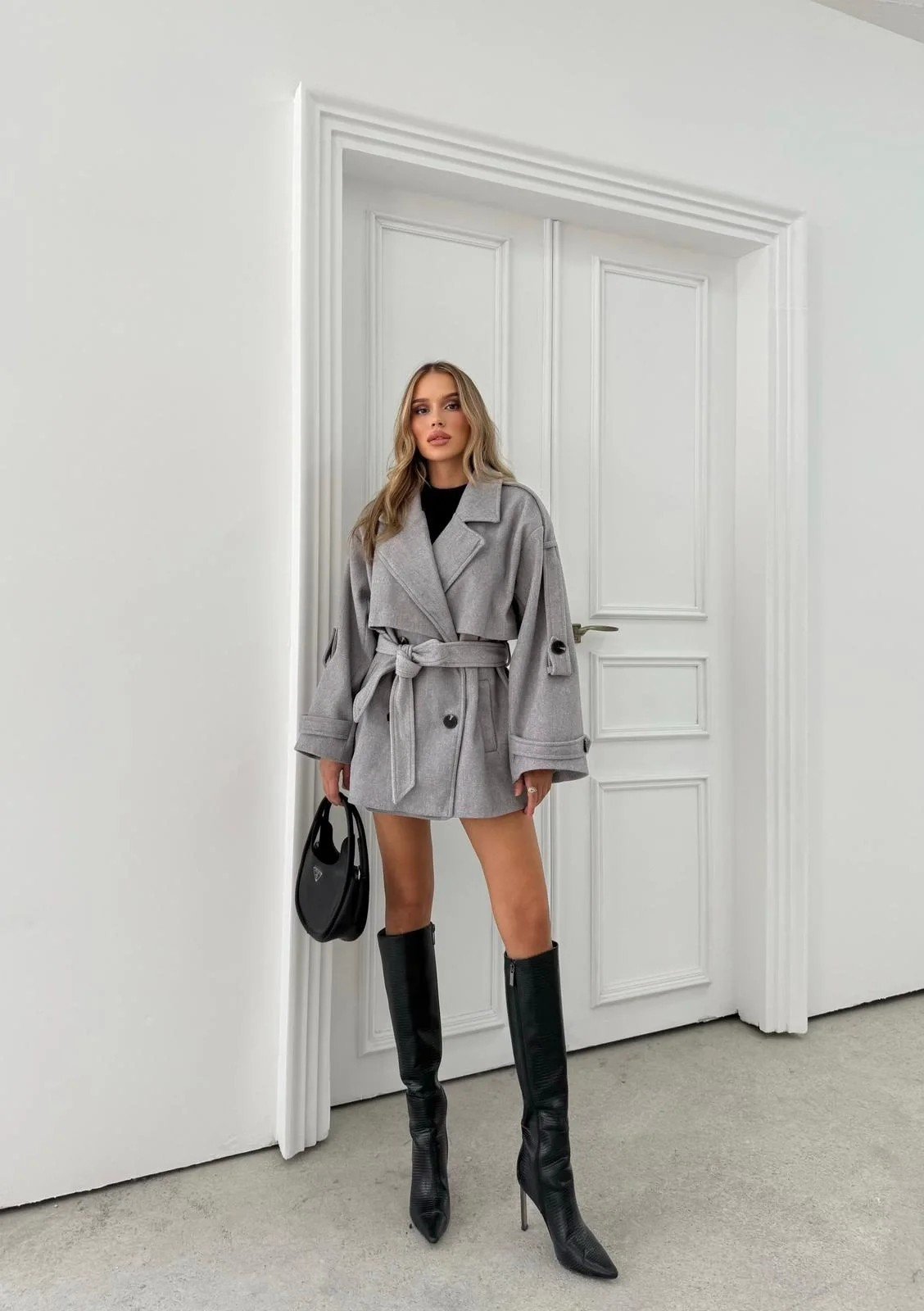 KAŞE BEL VE KOL KUŞAKLI İÇ ASTARLI DÜĞME DETAY TRENÇ GRİ 2026