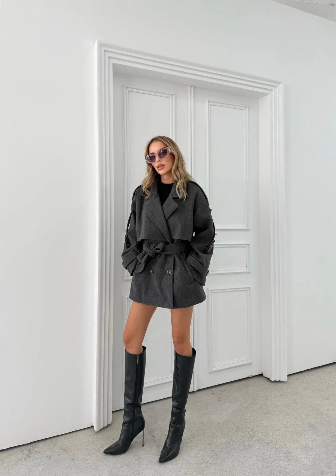 KAŞE BEL VE KOL KUŞAKLI İÇ ASTARLI DÜĞME DETAY TRENÇ ANTRASİT 2026