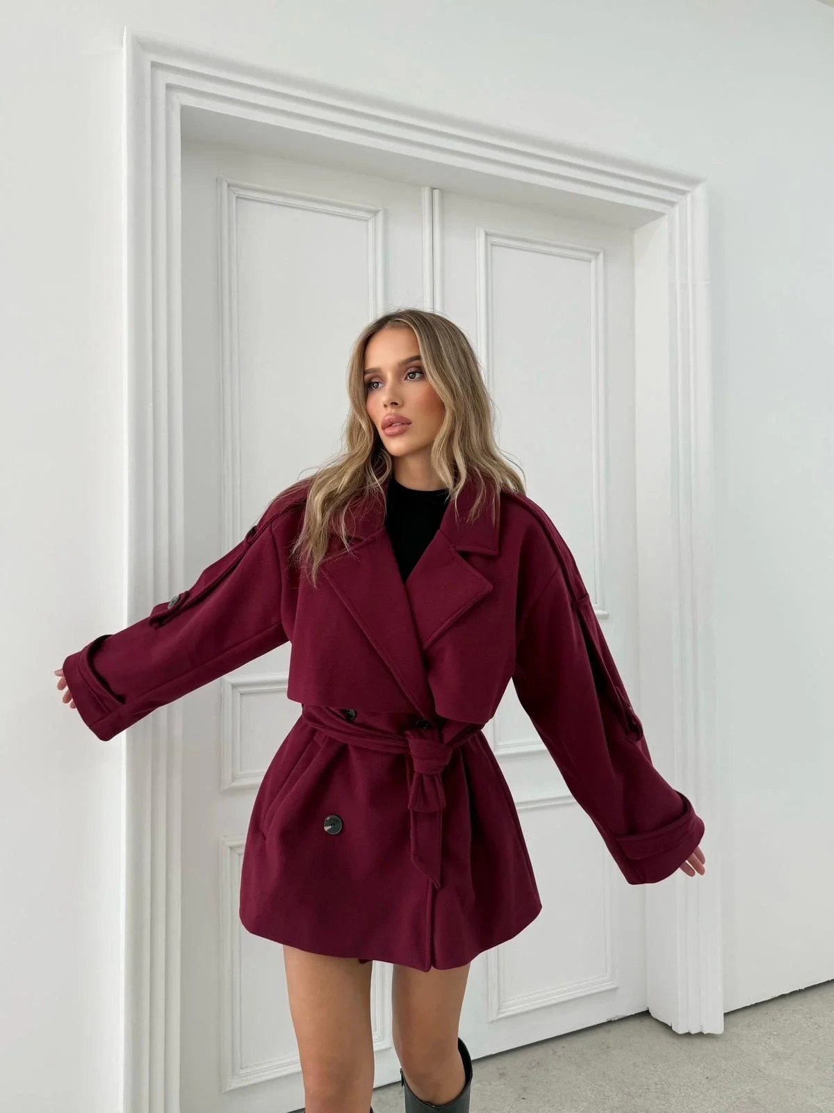 KAŞE BEL VE KOL KUŞAKLI İÇ ASTARLI DÜĞME DETAY TRENÇ BORDO 2026