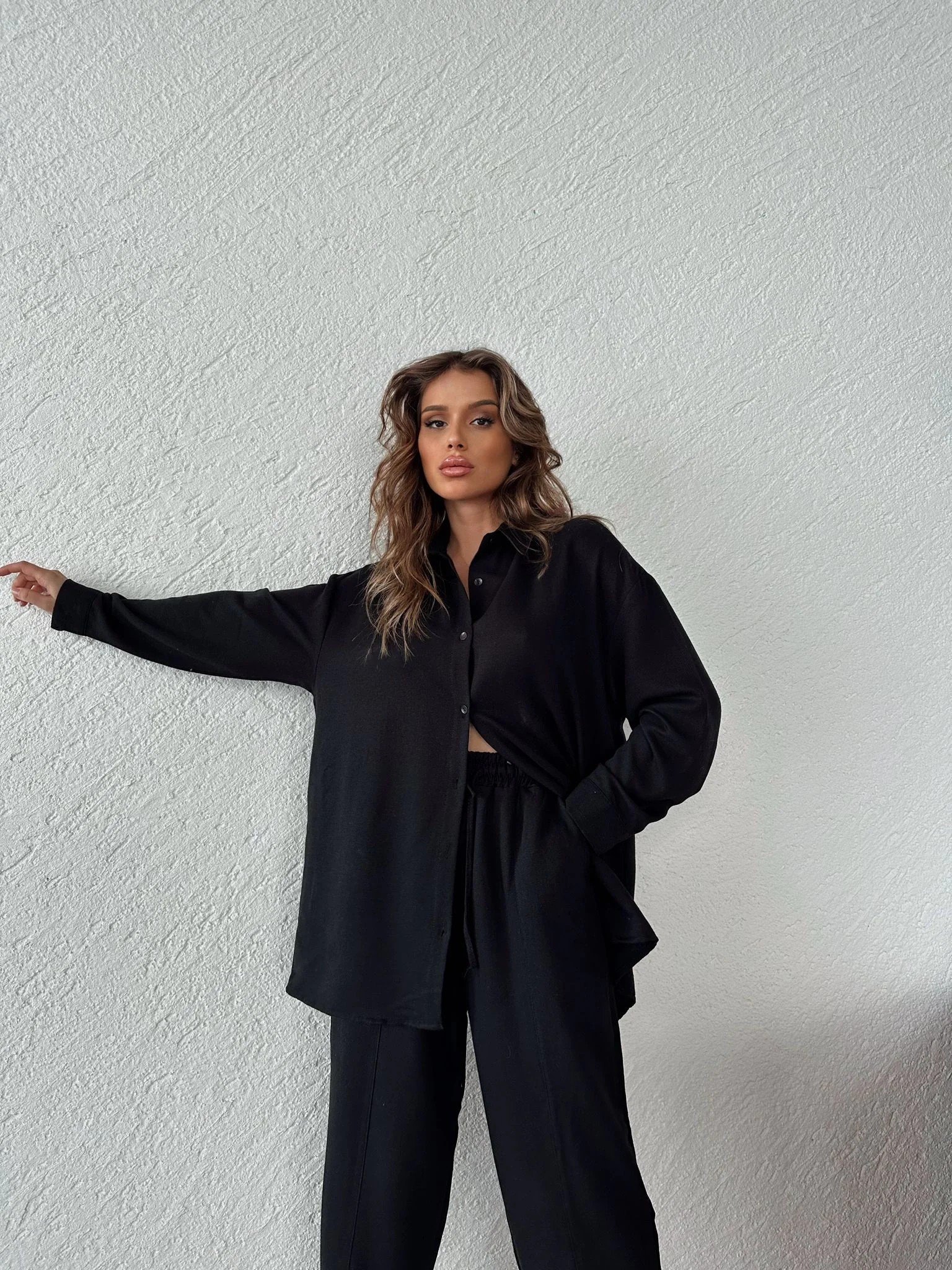 KETEN KUMAŞ GÖMLEK SİYAH(SADECE GÖMLEKTİR????)