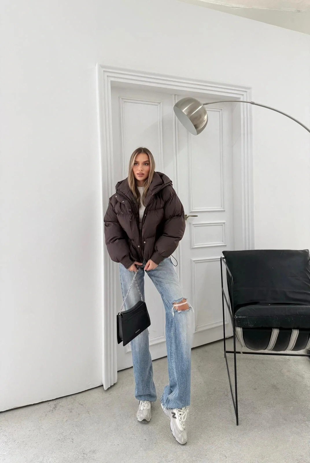 KOL ÇIRTLI KAPİŞONLU ŞİŞME MONT KAHVE