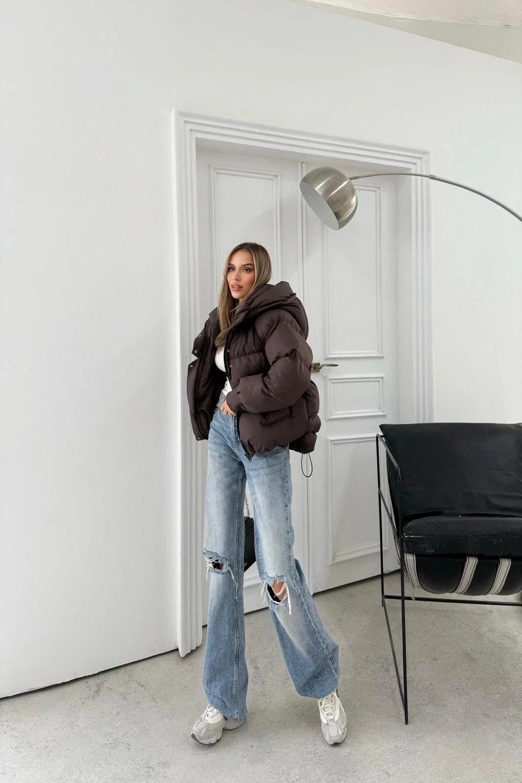 KOL ÇIRTLI KAPİŞONLU ŞİŞME MONT KAHVE