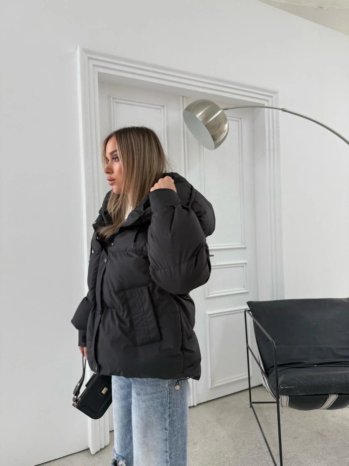 KOL ÇIRTLI KAPİŞONLU ŞİŞME MONT SİYAH