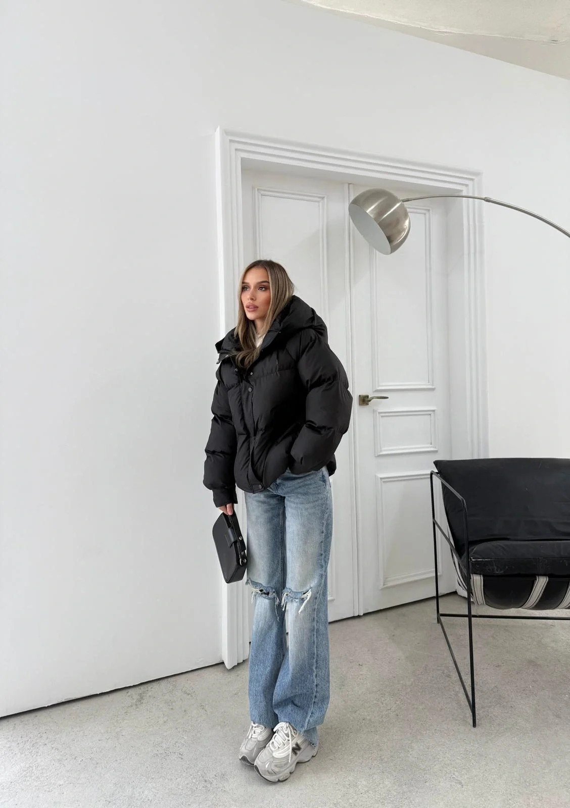 KOL ÇIRTLI KAPİŞONLU ŞİŞME MONT SİYAH