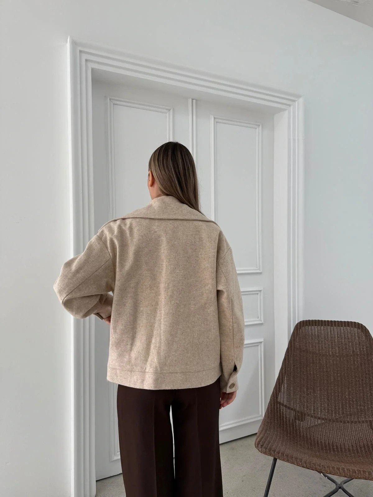 KRUVAZE YAKA İÇ ASTARLI KAŞE MONT KREM