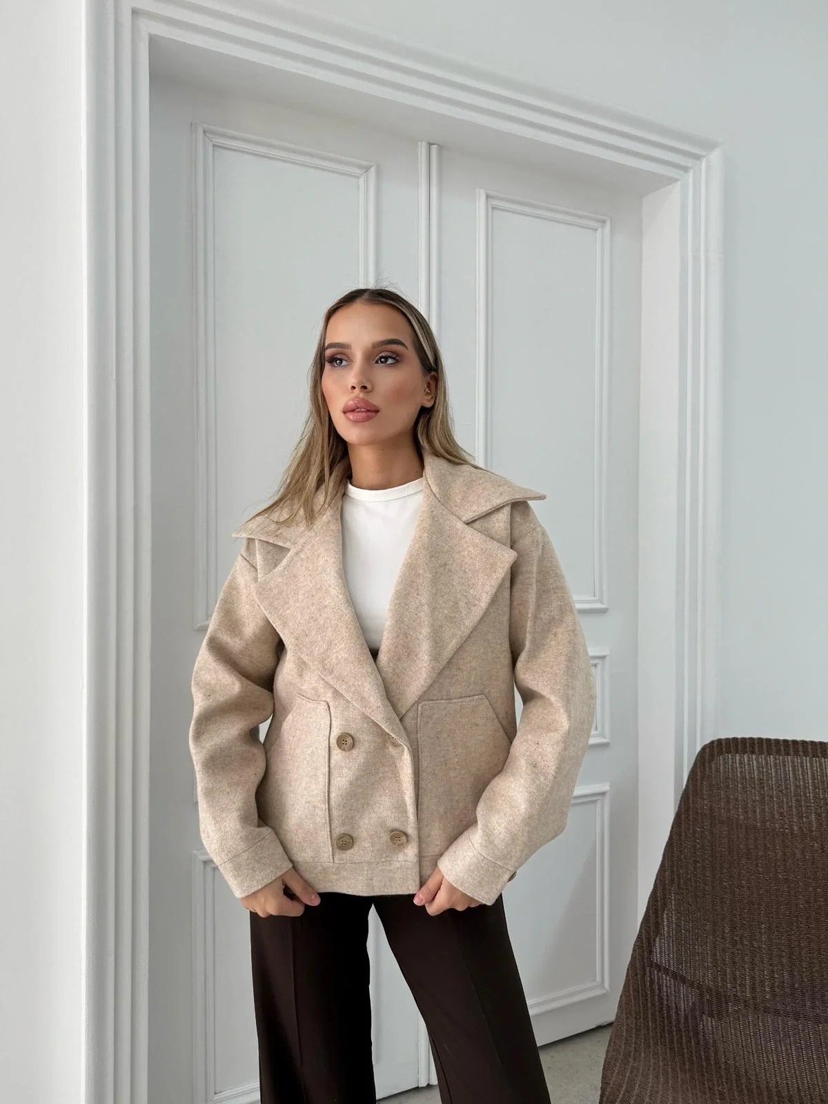 KRUVAZE YAKA İÇ ASTARLI KAŞE MONT KREM