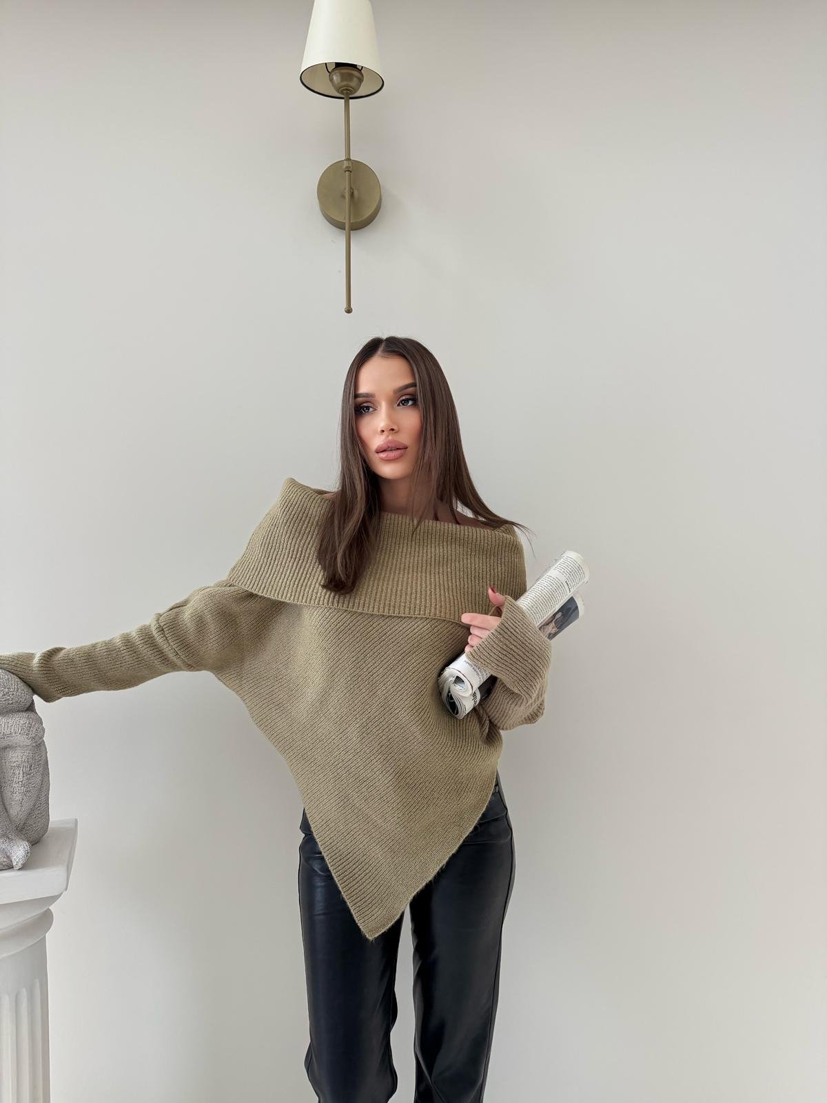 MADONNA YAKA ASİMETRİK DETAY KAZAK VİZON