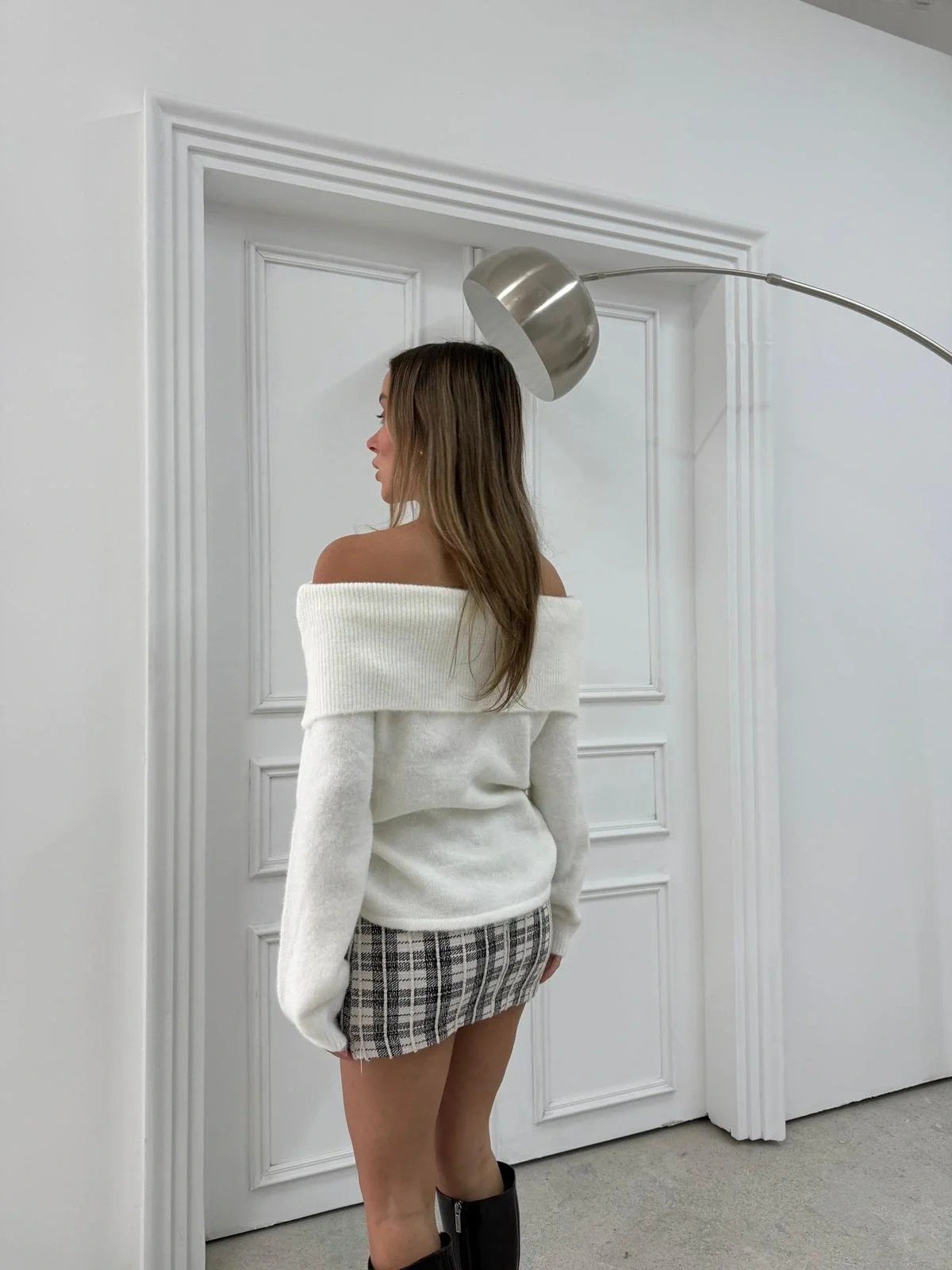 MADONNA YAKA YUMOŞ DOKULU TRİKO BEYAZ