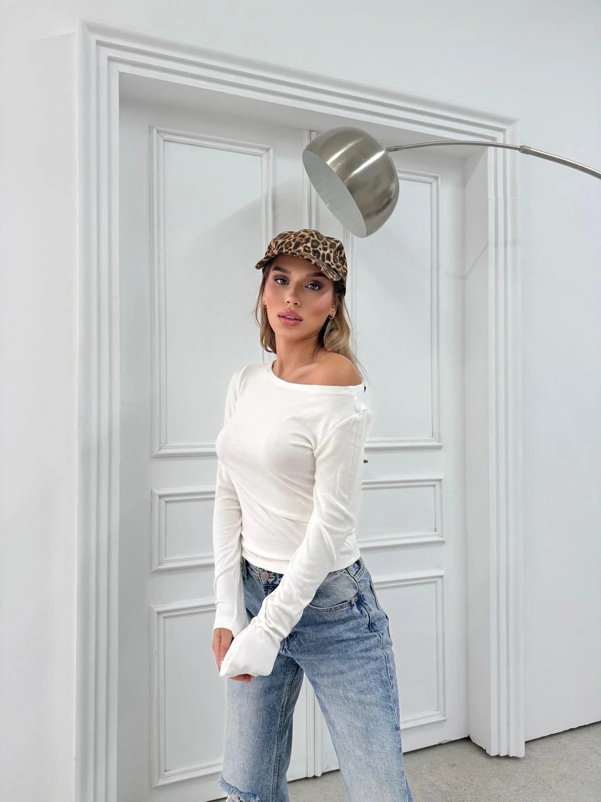 MODAL KAYIK YAKA BASİC BLUZ BEYAZ