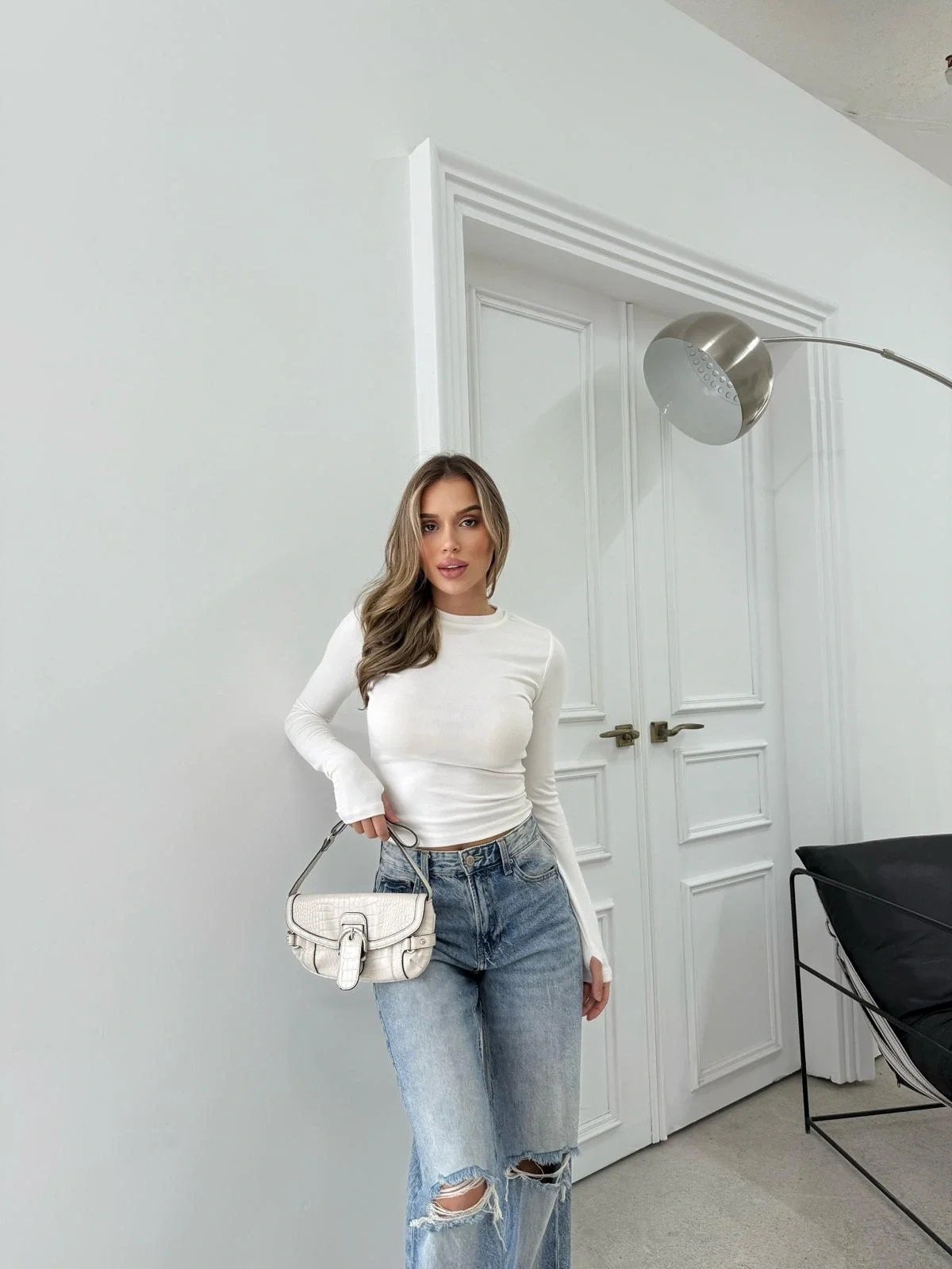 MODAL KUMAŞ PARMAK GEÇMELİ BASİC BLUZ BEYAZ