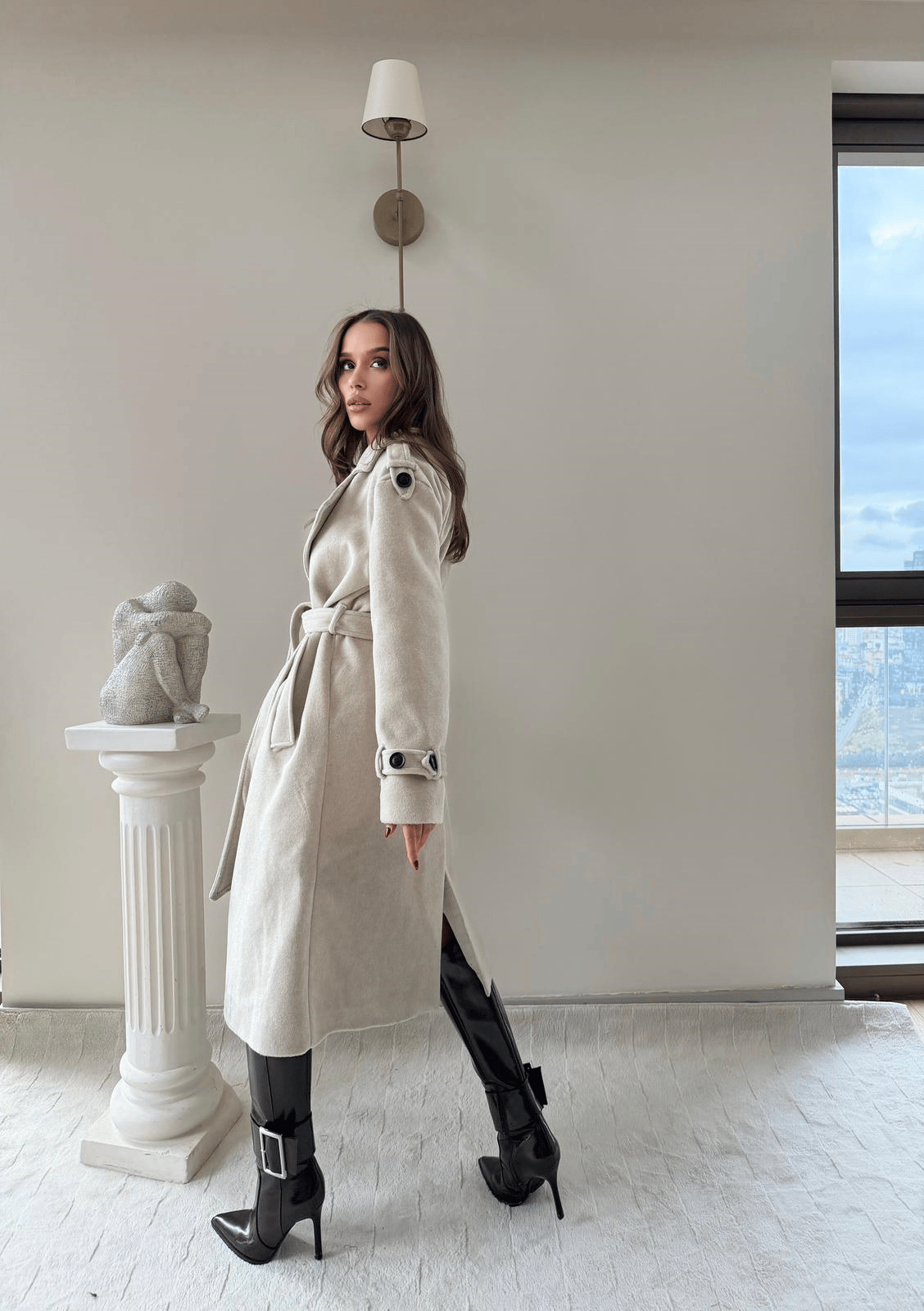 OMUZ VE KOL APOLET DETAY BEL KUŞAKLI ASTARLI KAŞE KABAN BEJ