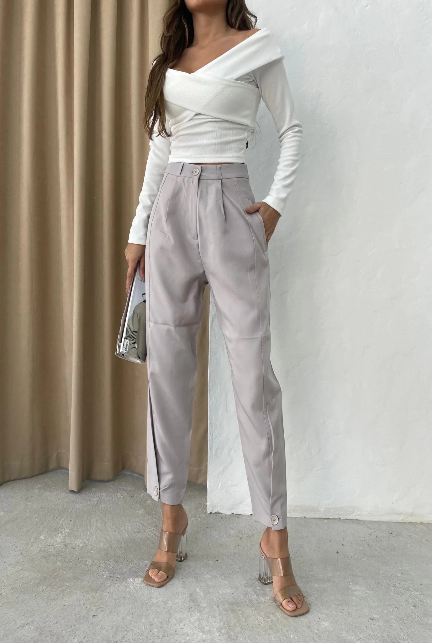 PAÇA DÜĞME DETAY YÜKSEK BEL KUMAŞ PANTOLON GRİ