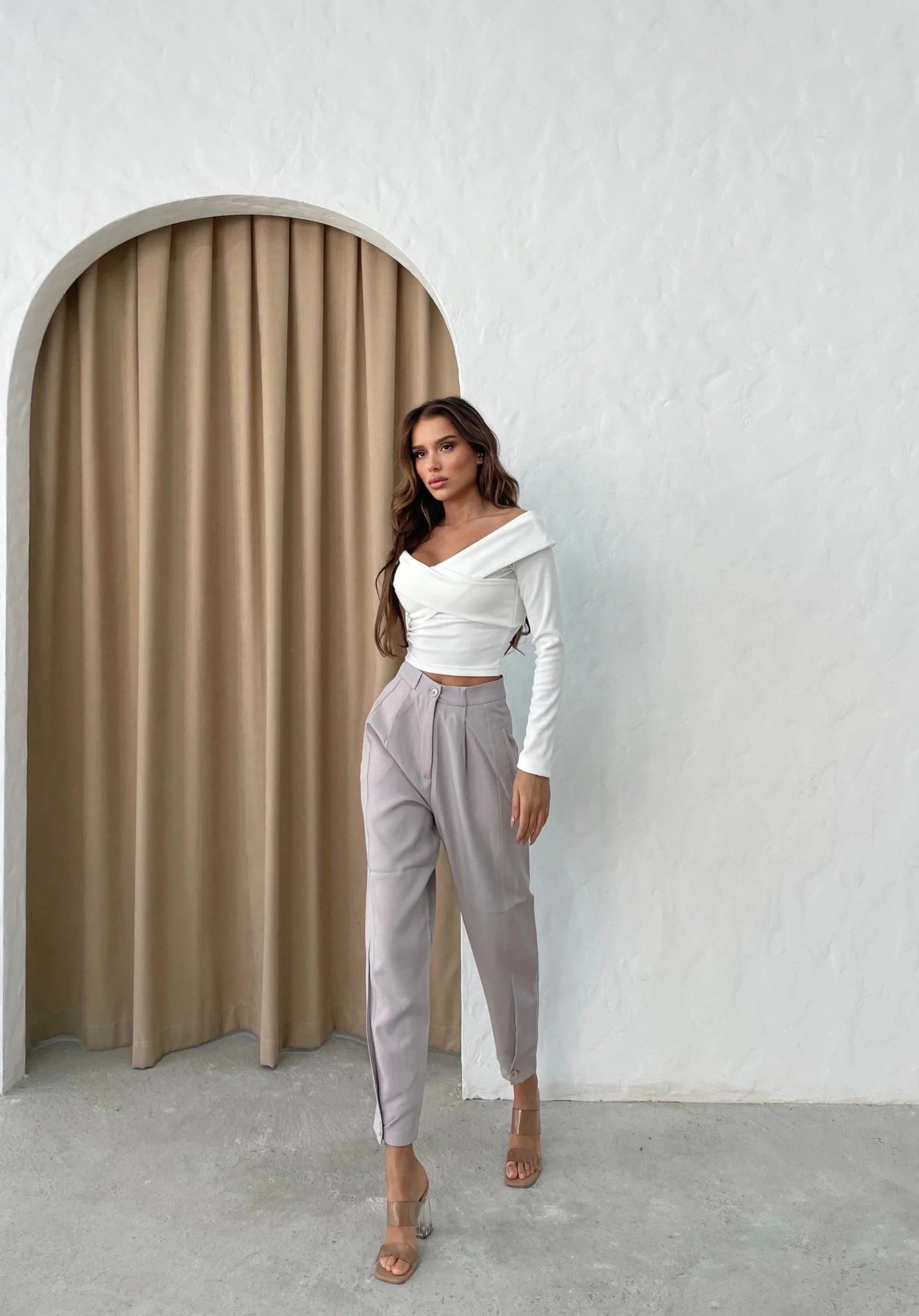 PAÇA DÜĞME DETAY YÜKSEK BEL KUMAŞ PANTOLON GRİ