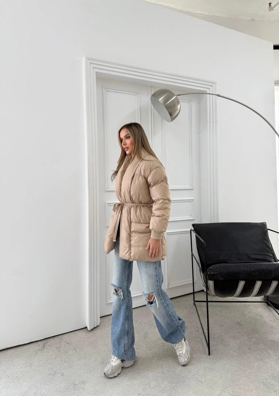 ŞAL YAKA BEL KUŞAKLI ÇİFT CEP ŞİŞME MONT BEJ