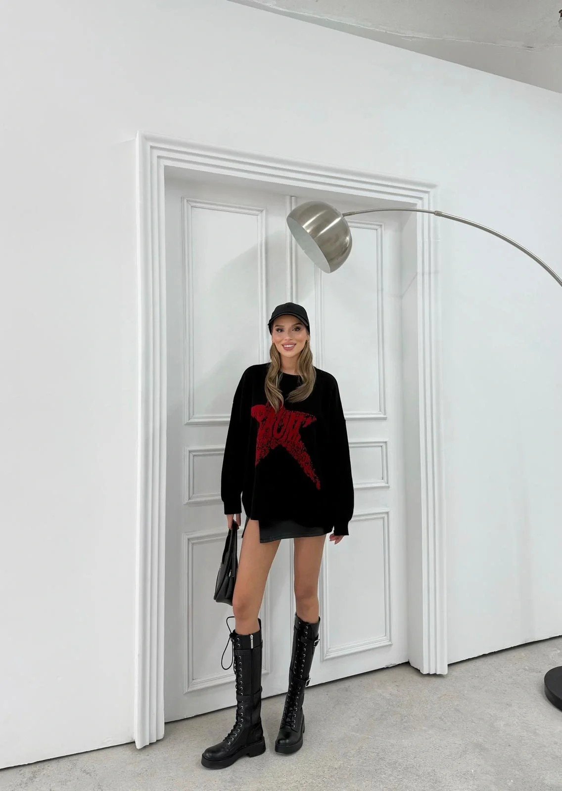 SIRT YAZI DETAY OVERSİZE KAZAK SİYAH