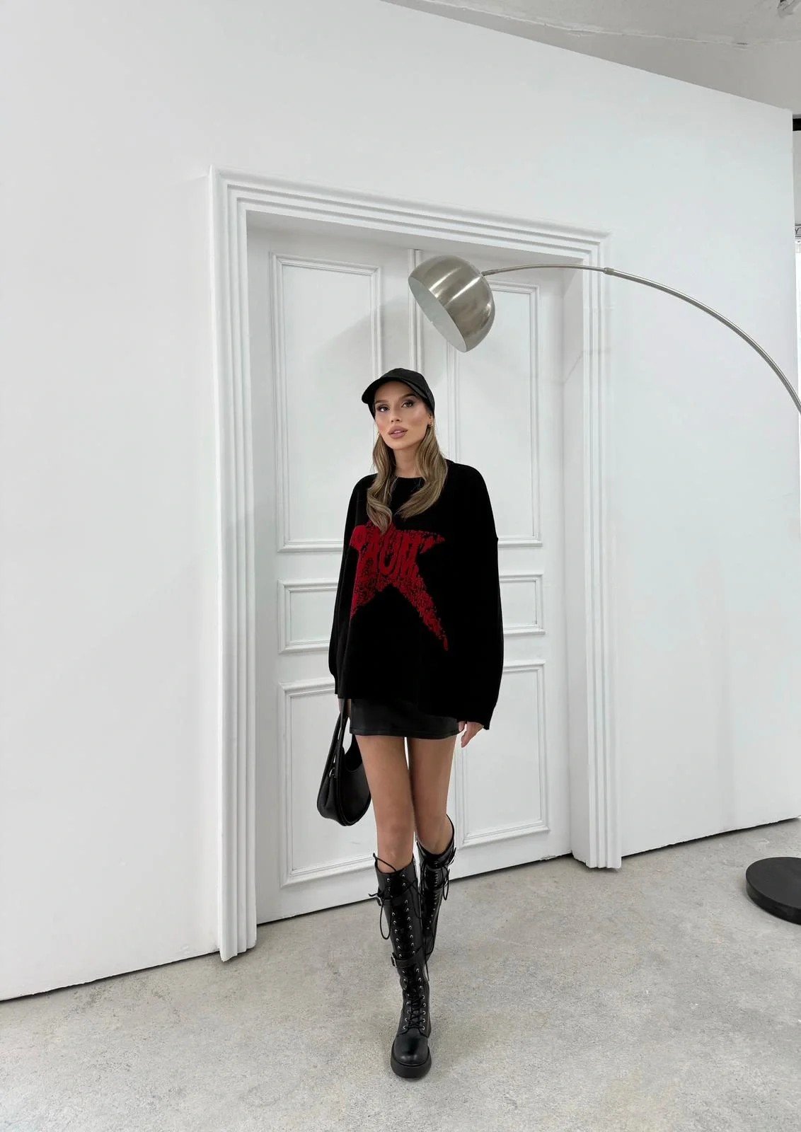 SIRT YAZI DETAY OVERSİZE KAZAK SİYAH