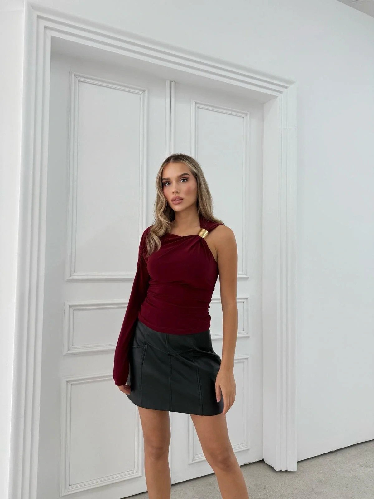 TEK KOL AKSESUAR DETAY SANDY BLUZ BORDO