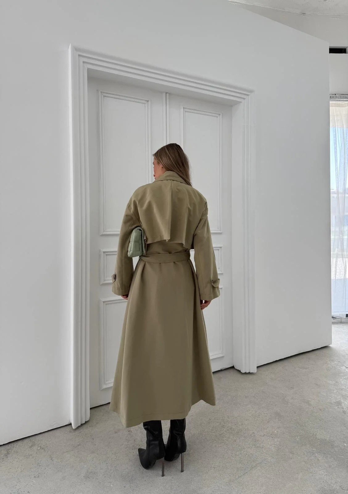 UZUN BEL VE KOL KUŞAKLI DÜĞME DETAY OVERSİZE İÇ ASTARLI TRENÇKOT YEŞİL