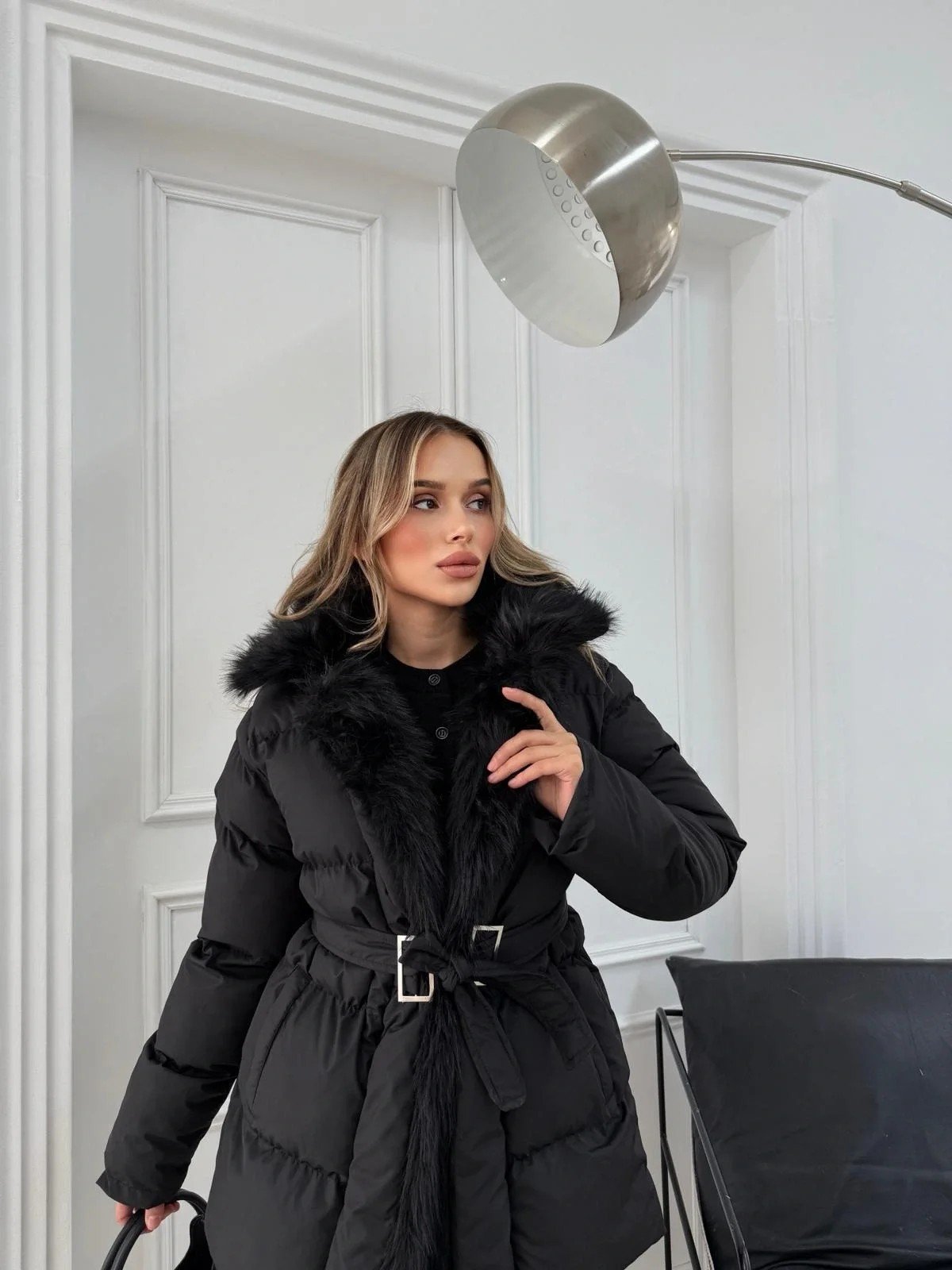 YAKA KÜRK DETAY BEL KEMERLİ ŞİŞME MONT SİYAH