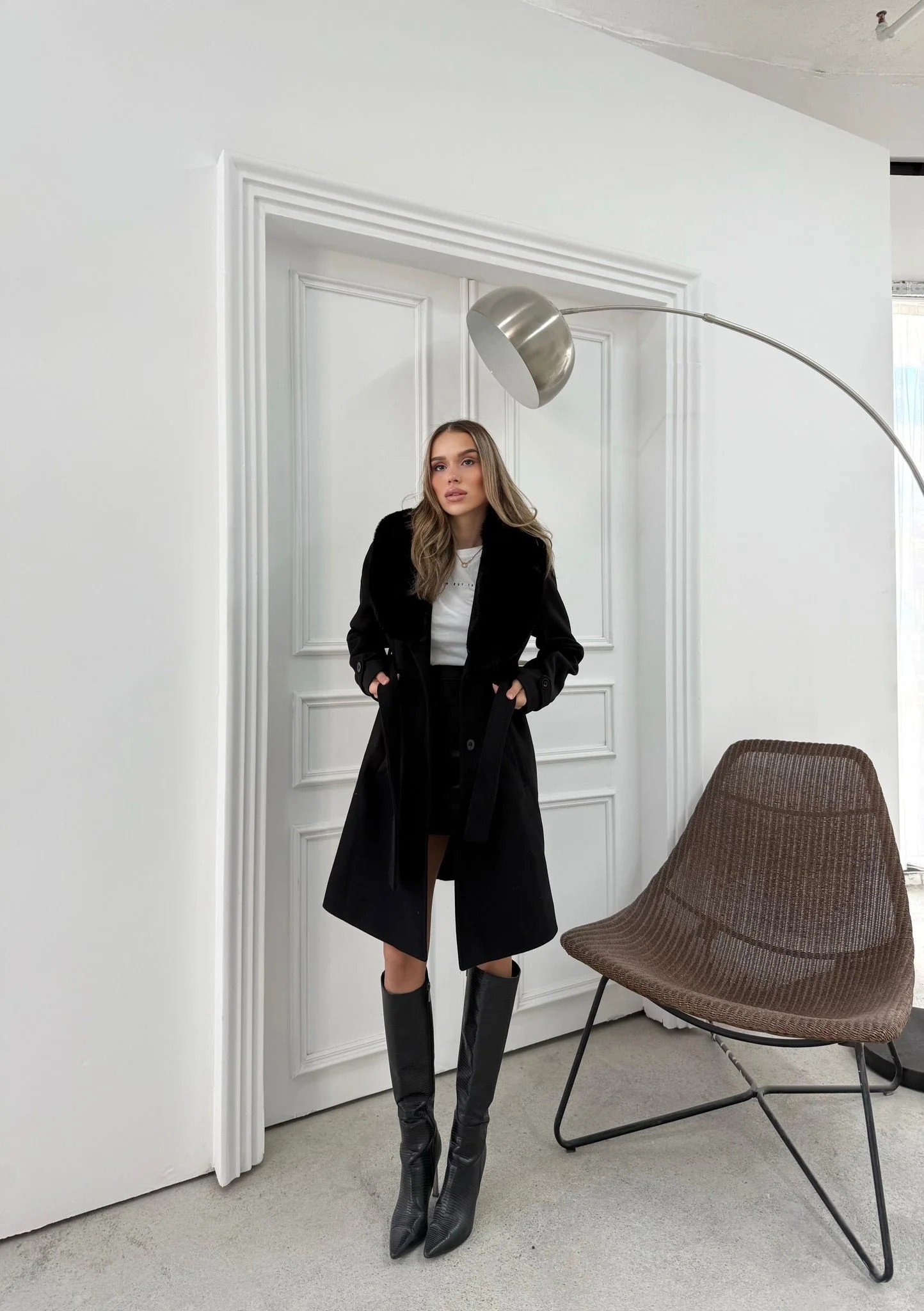 YAKA KÜRK DETAY KAŞE KABAN SİYAH