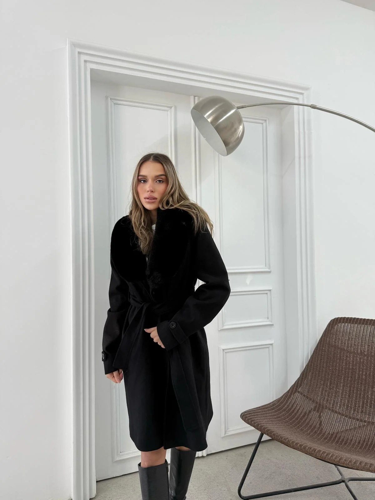 YAKA KÜRK DETAY KAŞE KABAN SİYAH