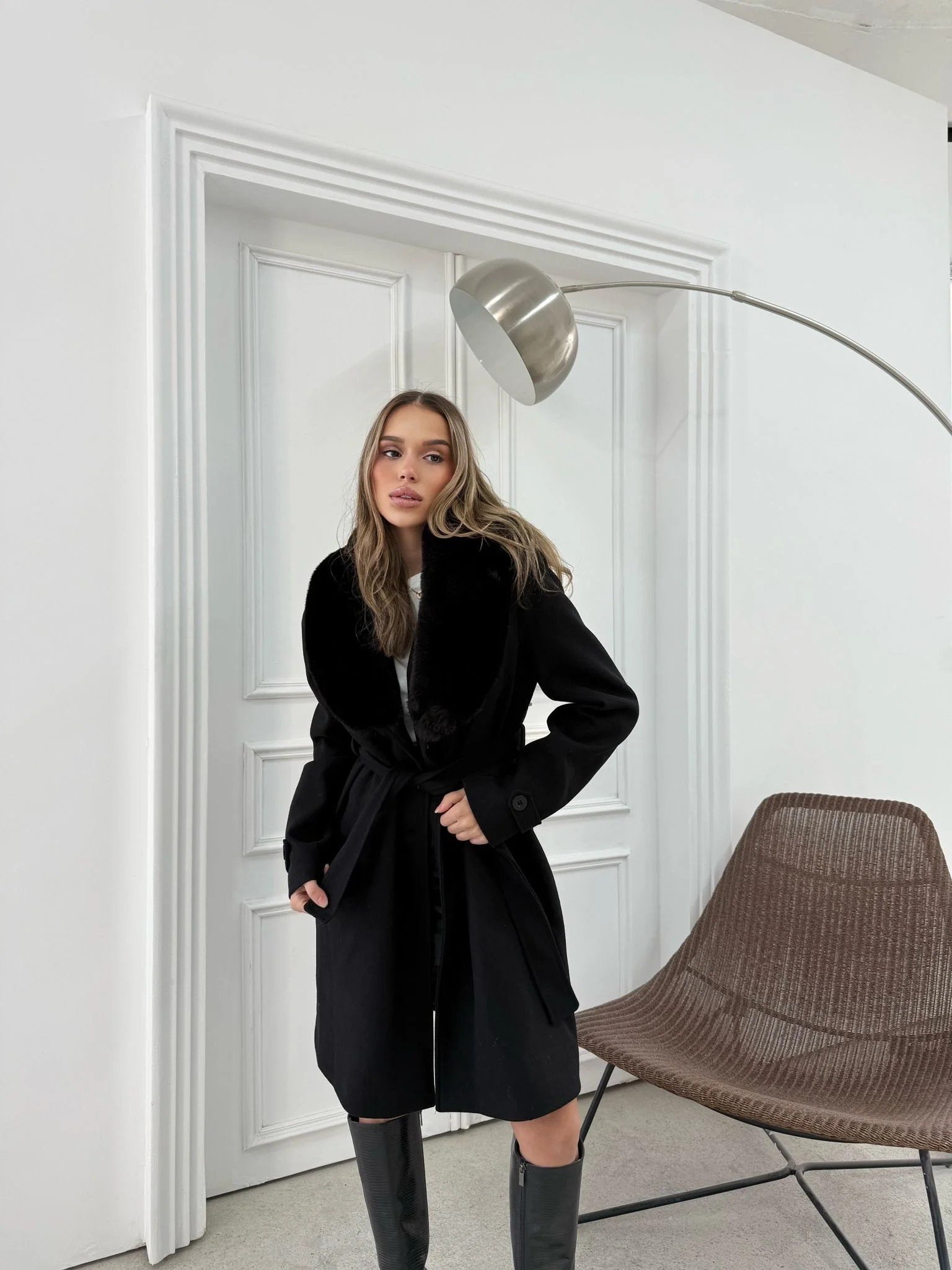 YAKA KÜRK DETAY KAŞE KABAN SİYAH