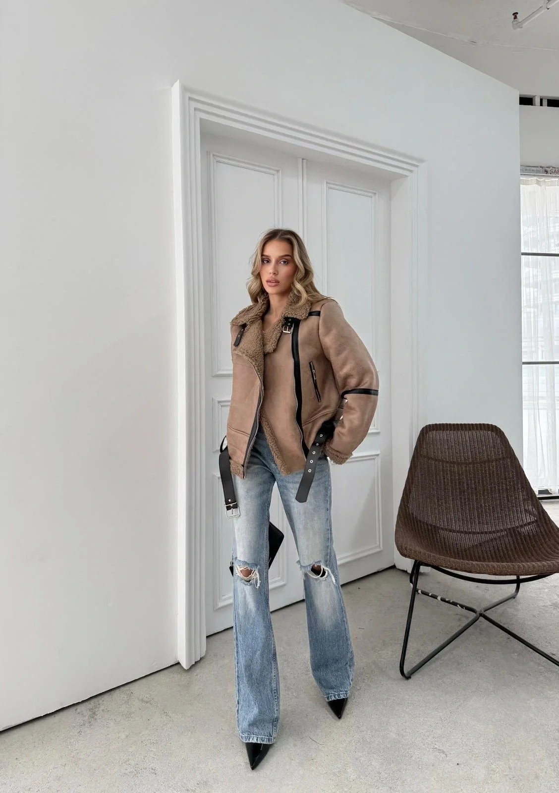 YAKA VE İÇ KÜRK DETAY KEMERLİ LAMİNE MONT KAHVE 3146