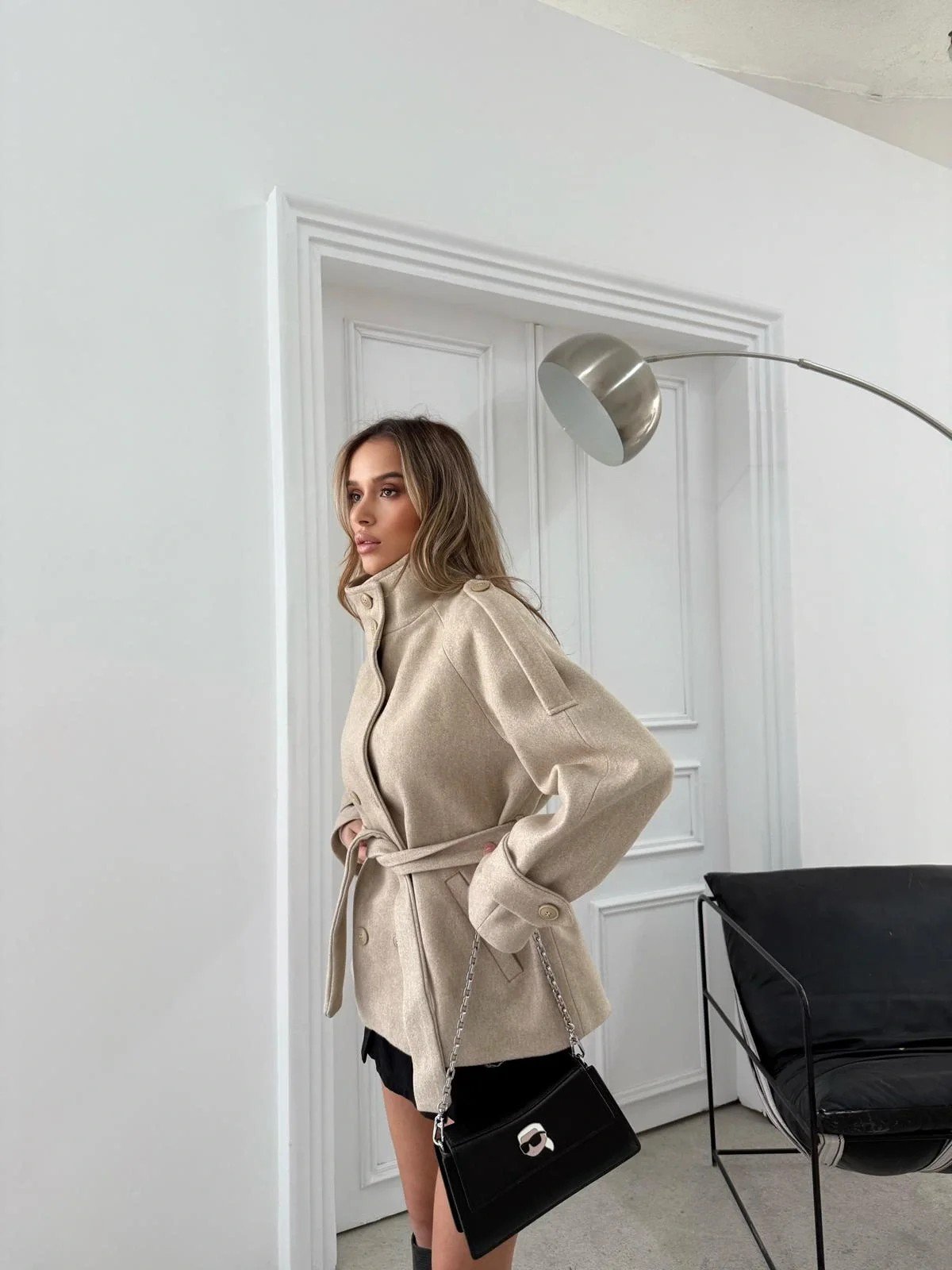 YAKA VE KOL KEMER DETAY BEL KUŞAKLI İÇ ASTARLI KAŞE TRENÇ KABAN BEJ