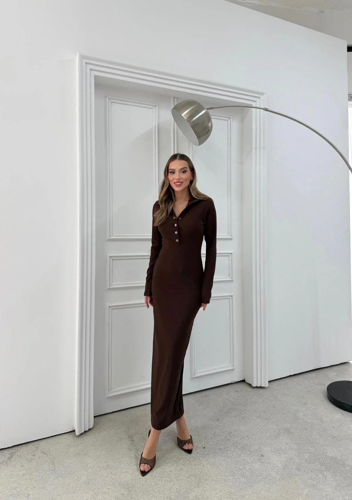 YAKALI DÜĞME DETAY FİTİLLİ OTTOMAN ELBİSE KAHVE