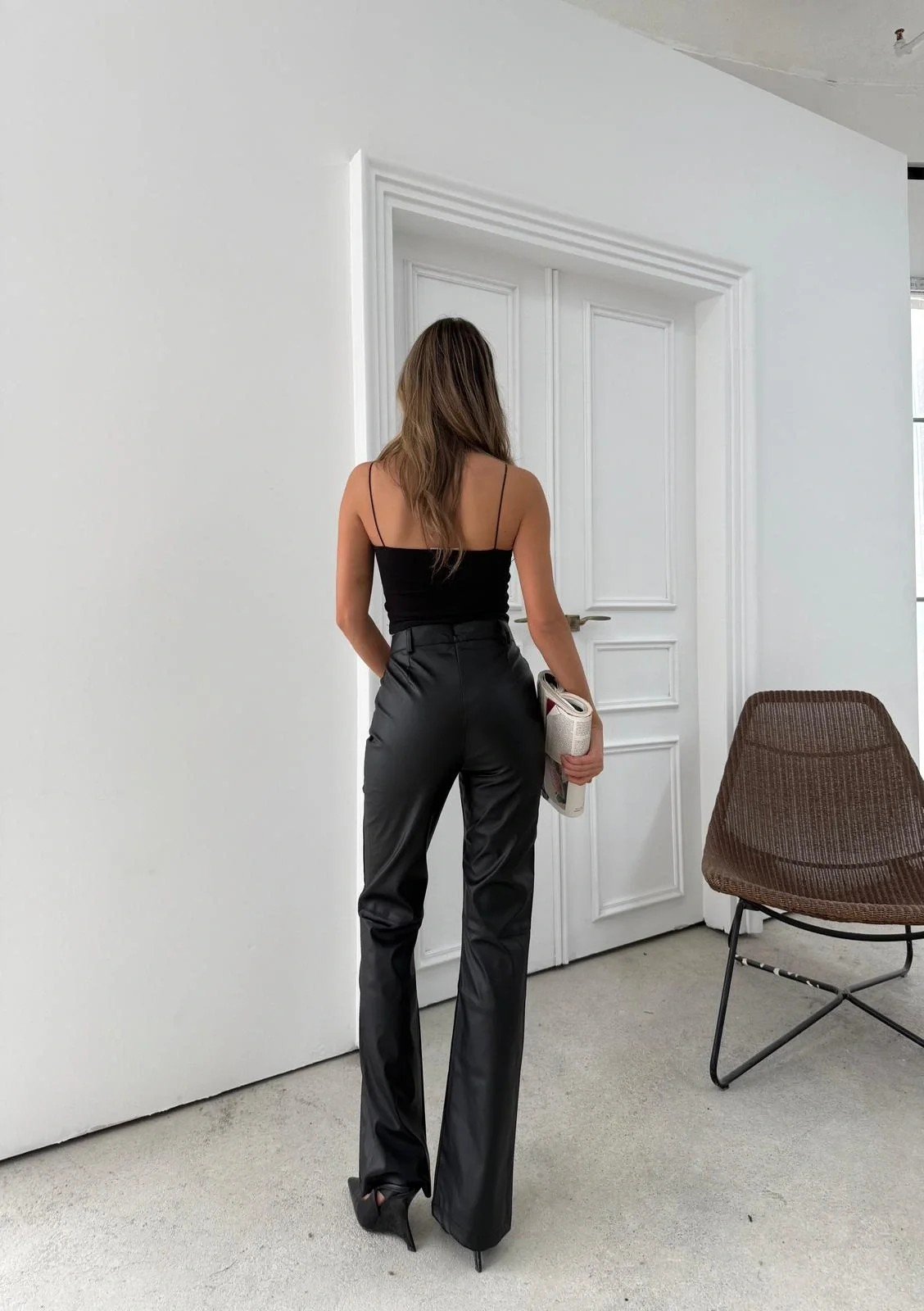 YARI İSPANYOL PAÇA DÜĞMELİ DERİ PANTOLON SİYAH