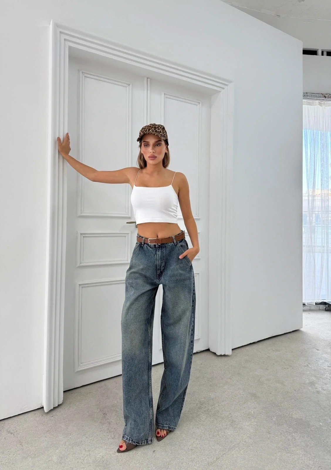 YÜKSEK BEL GENİŞ PAÇA JEAN PANTOLON